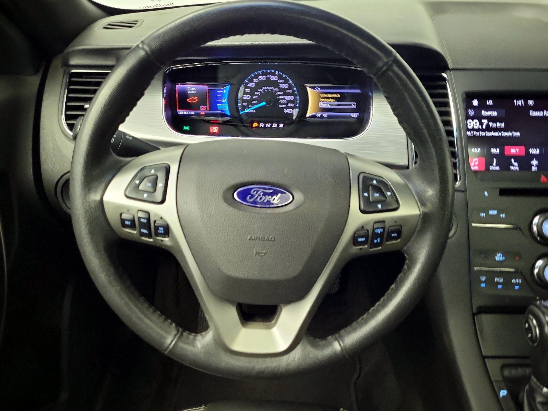 Thumbnail: 2016 Ford Taurus - 10