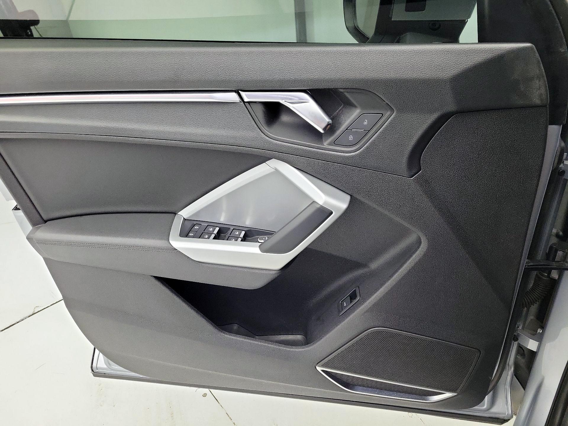 Thumbnail: 2021 Audi Q3 - 12
