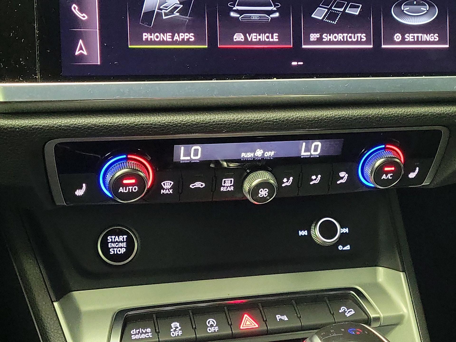 Thumbnail: 2021 Audi Q3 - 16