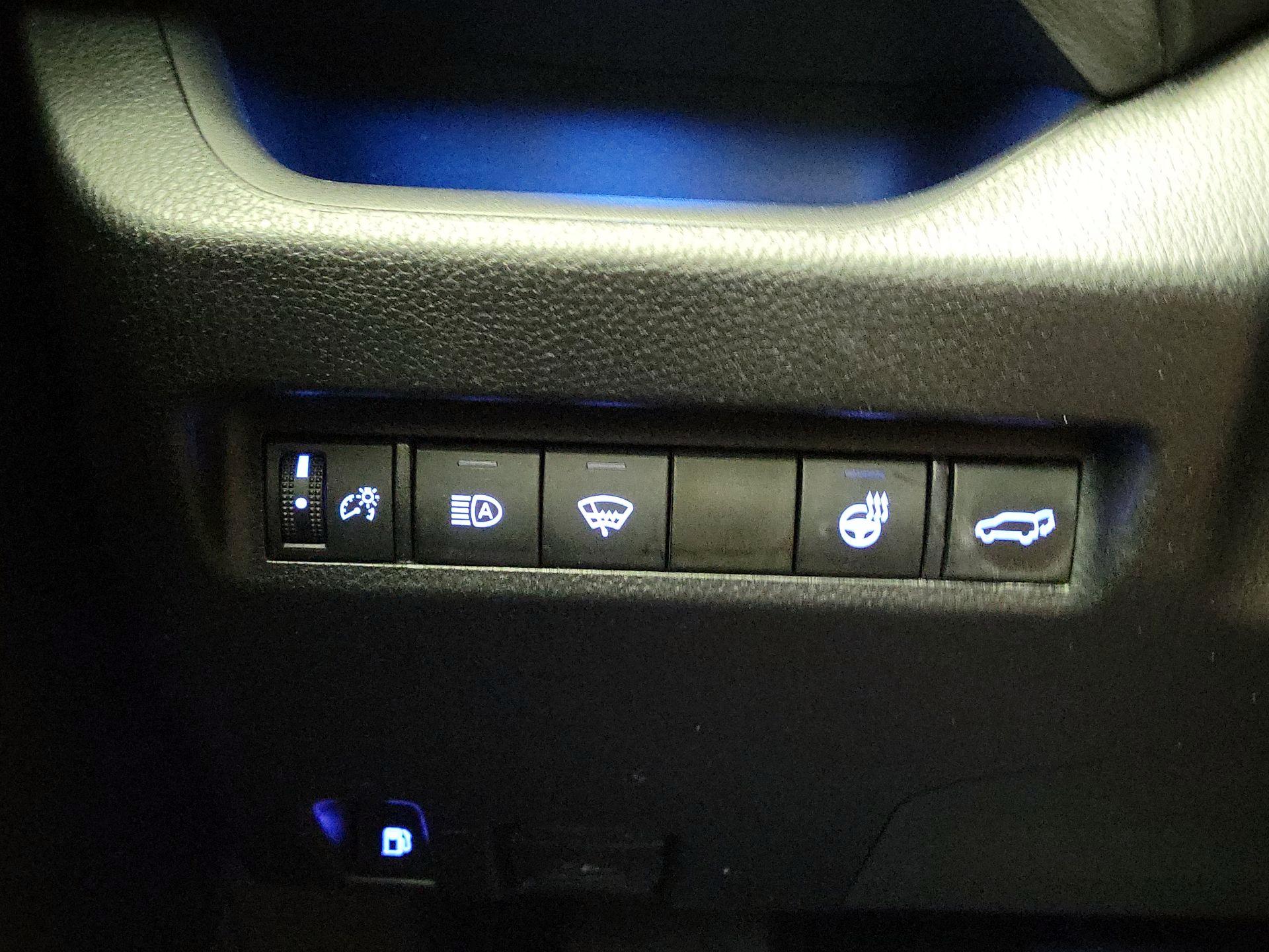 Thumbnail: 2019 Toyota RAV4 - 13