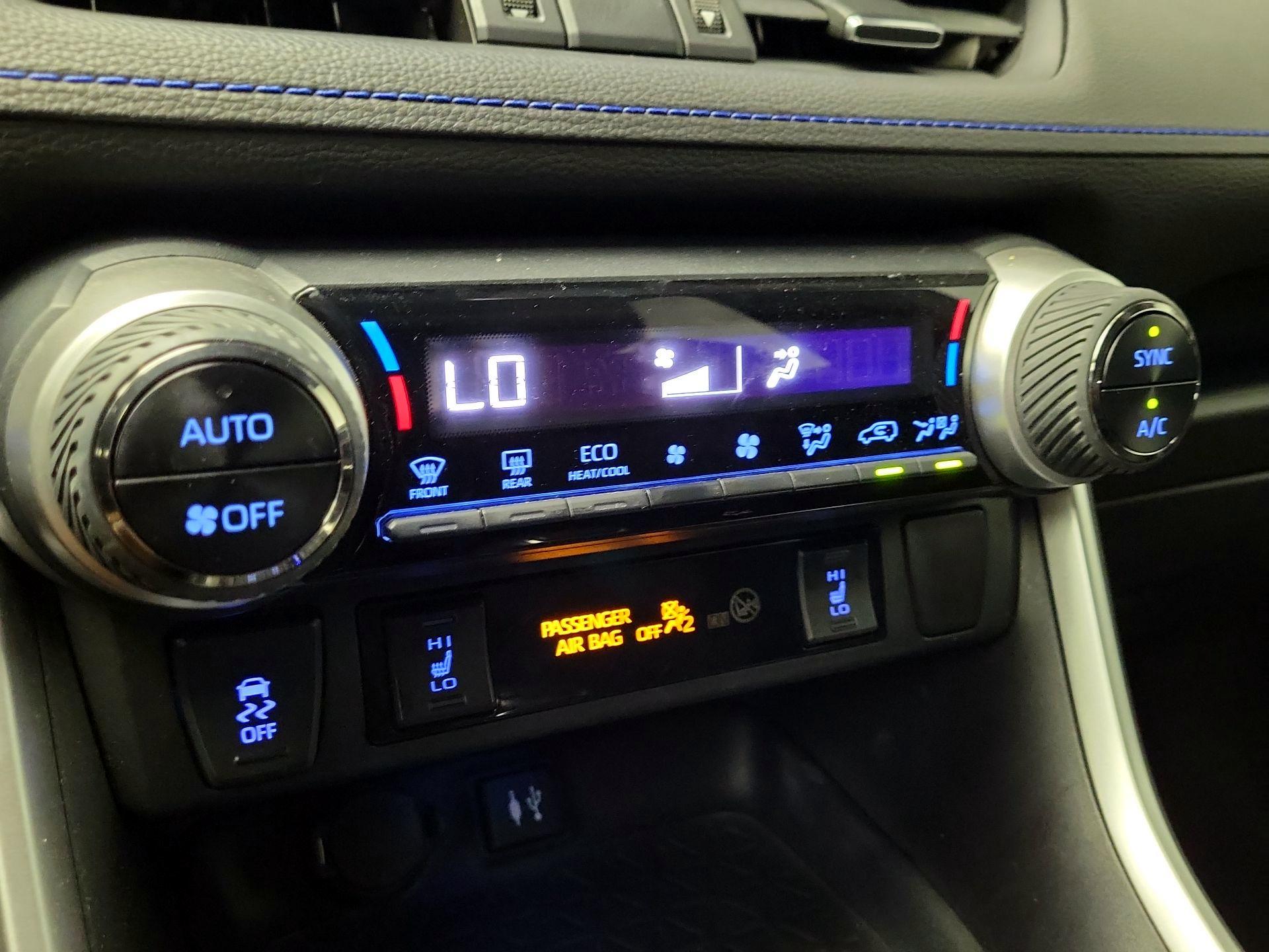 Thumbnail: 2019 Toyota RAV4 - 16