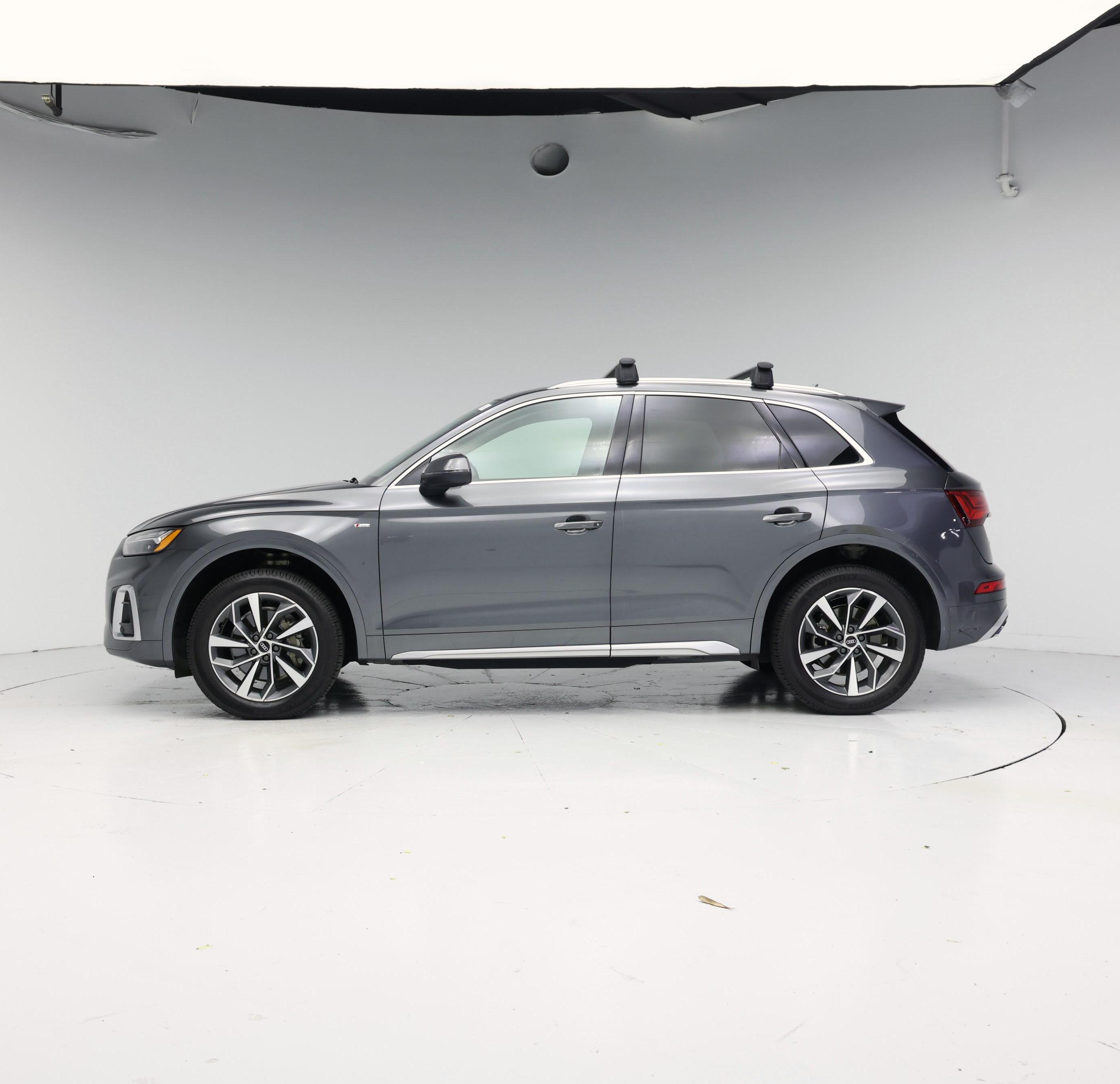 Thumbnail: 2022 Audi Q5 - 3