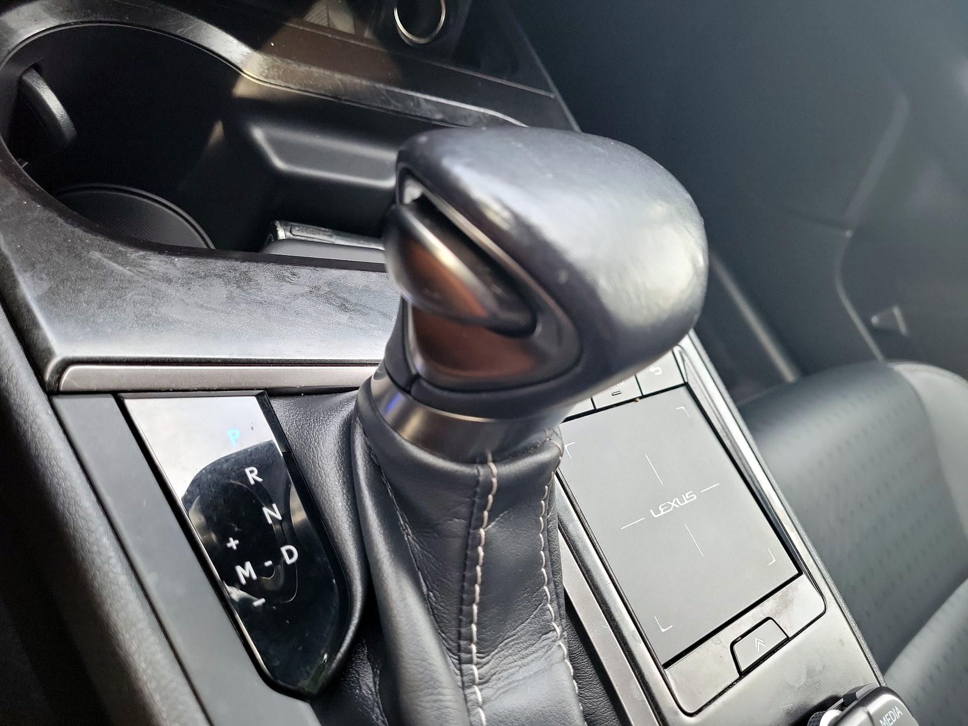 Thumbnail: 2019 Lexus UX - 16