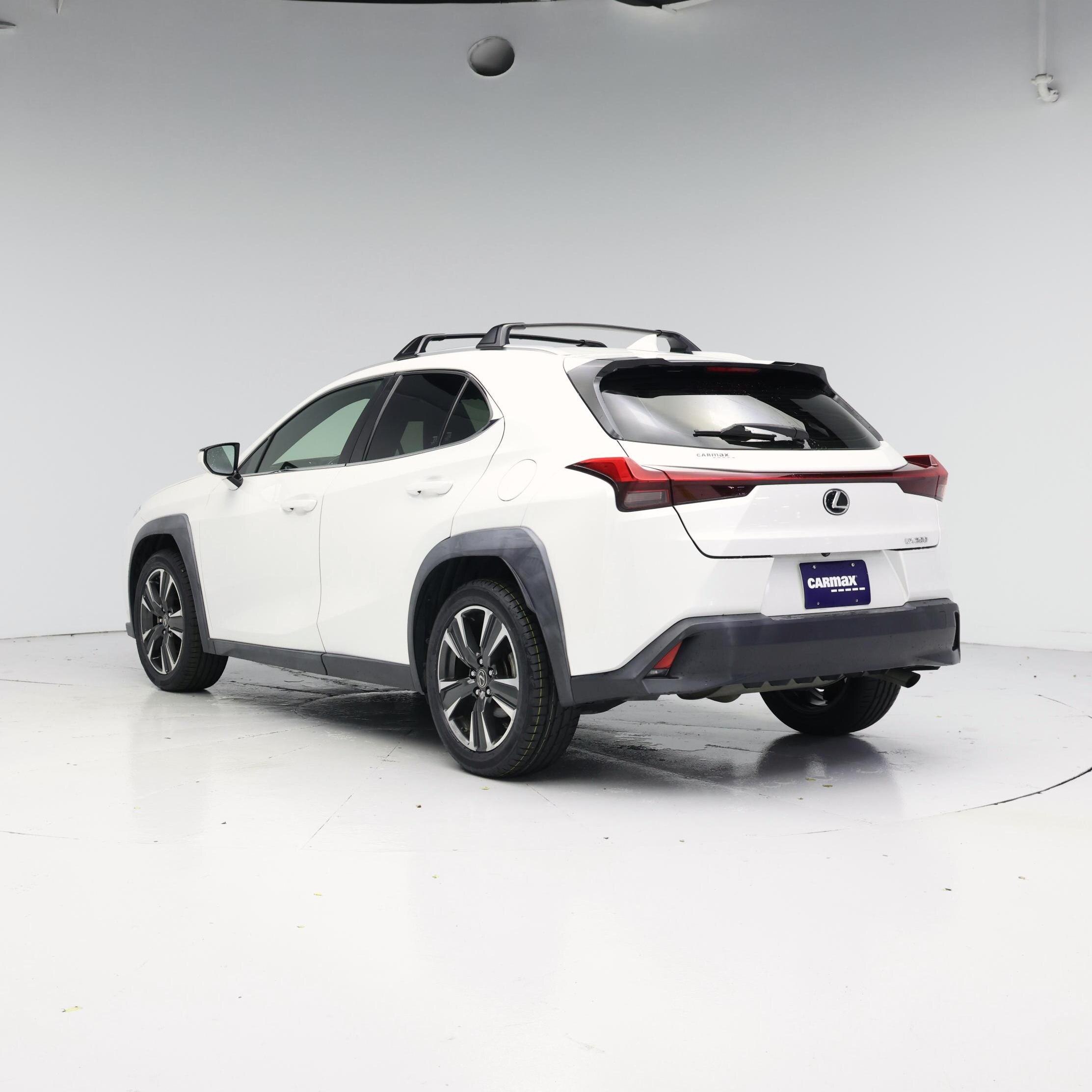 Thumbnail: 2019 Lexus UX - 2