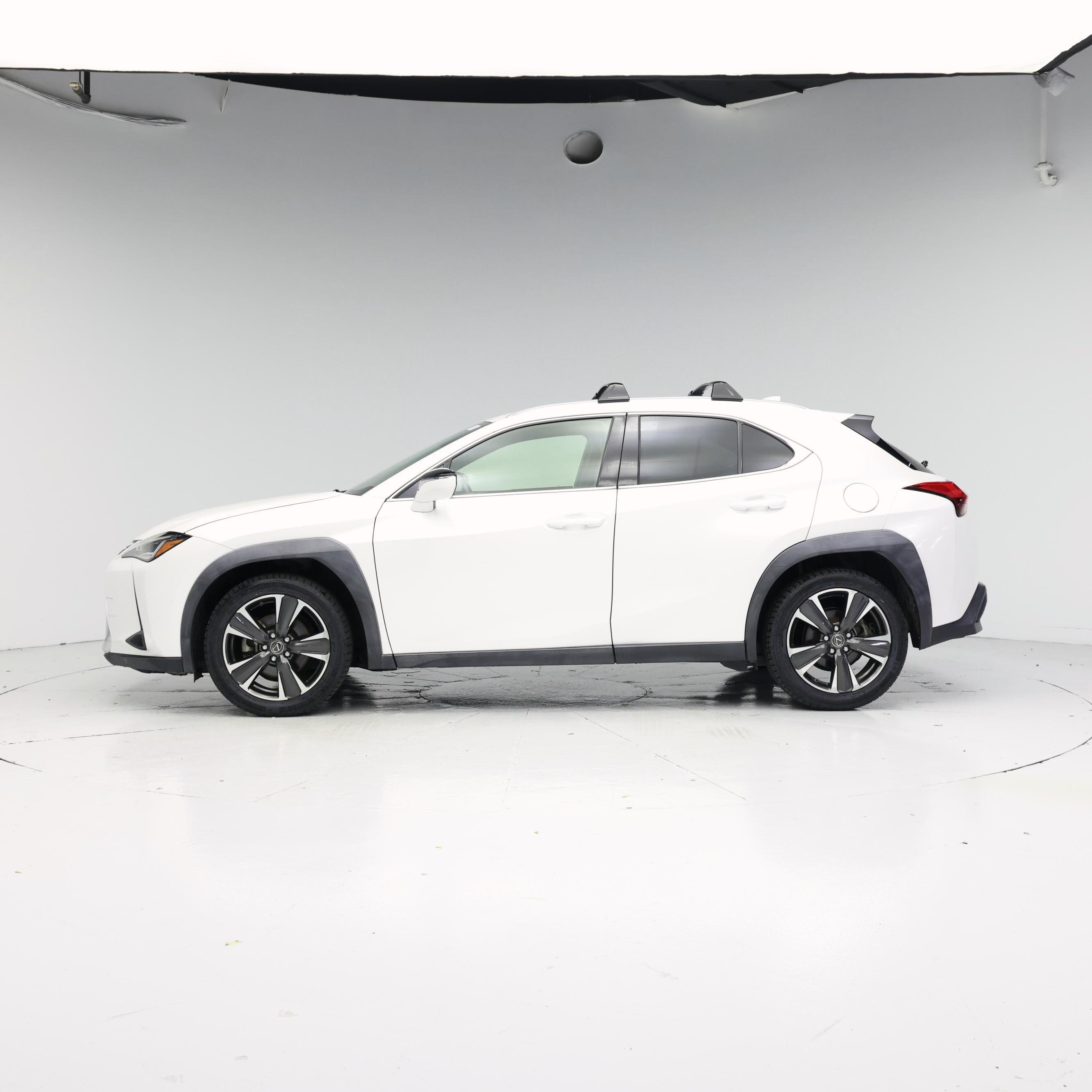 Thumbnail: 2019 Lexus UX - 3