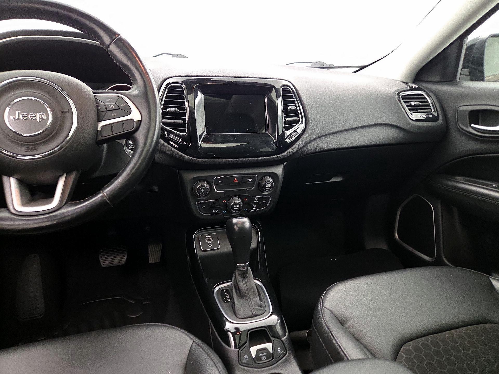 Thumbnail: 2020 Jeep Compass - 9