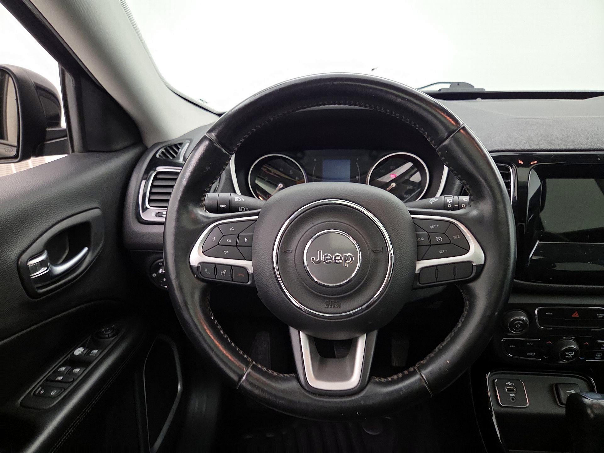 Thumbnail: 2020 Jeep Compass - 10