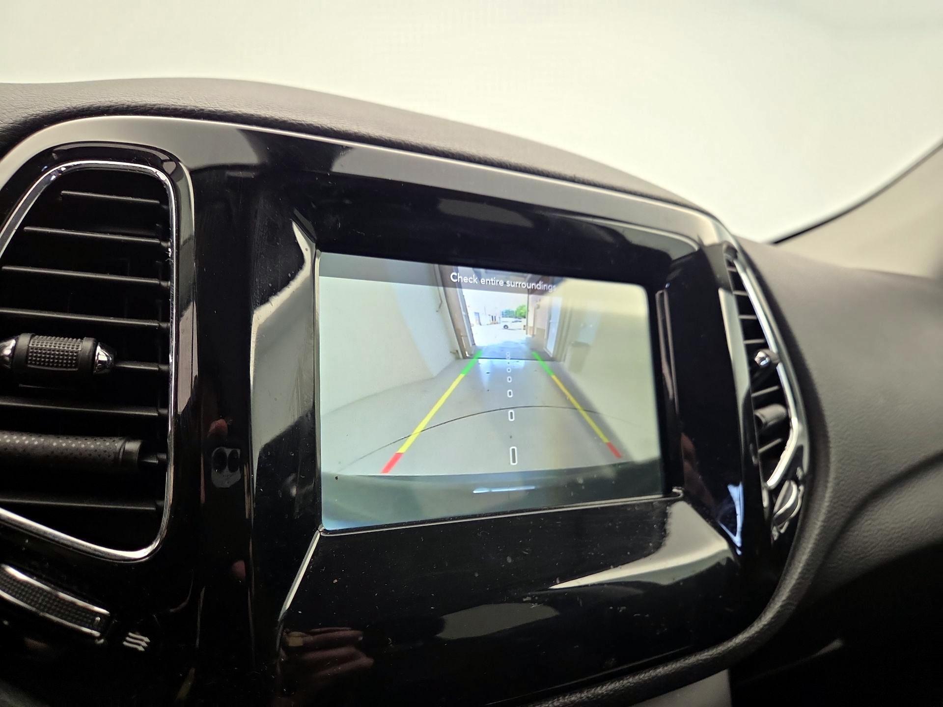 Thumbnail: 2020 Jeep Compass - 14