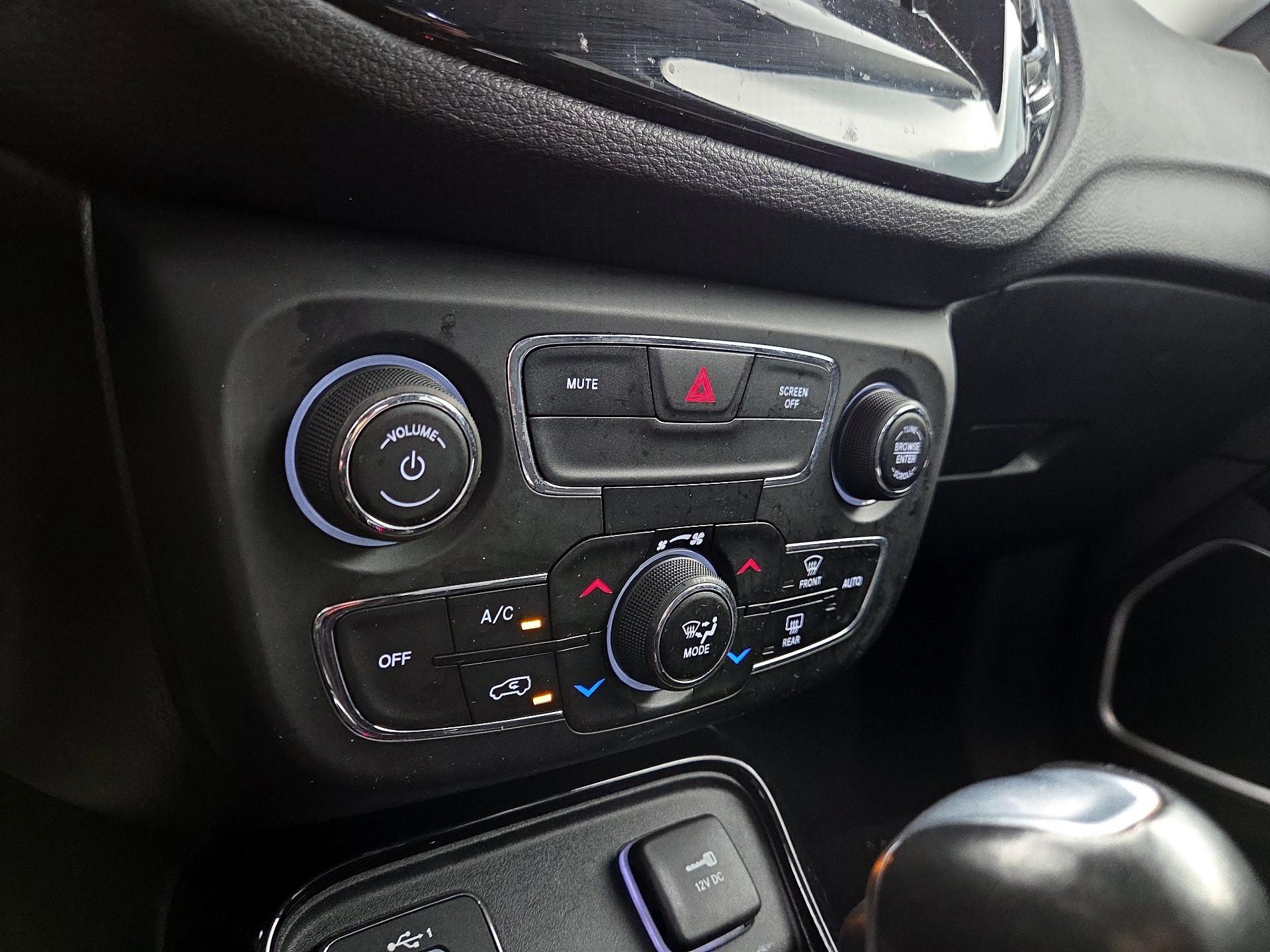 Thumbnail: 2020 Jeep Compass - 16