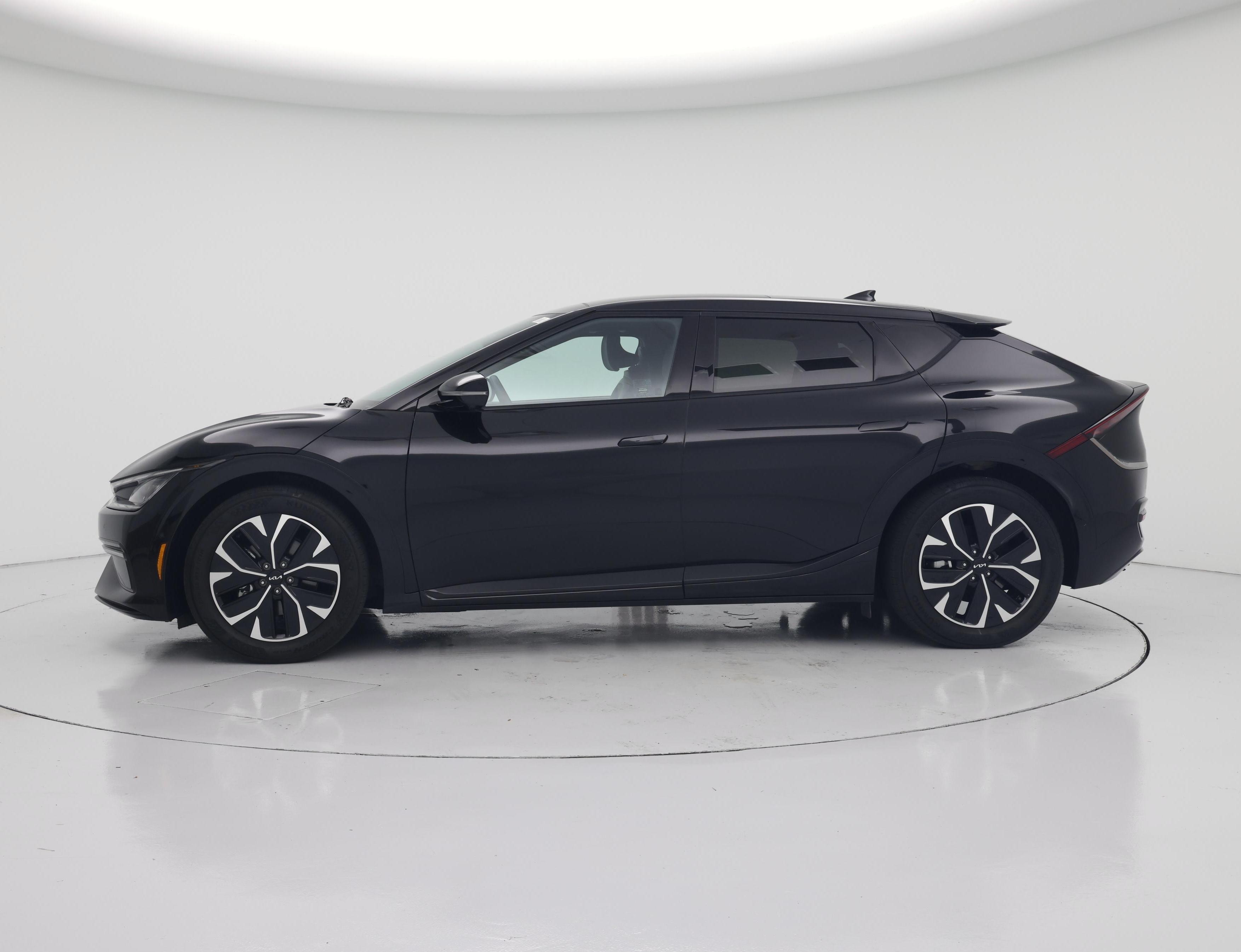Thumbnail: 2023 Kia EV6 - 3