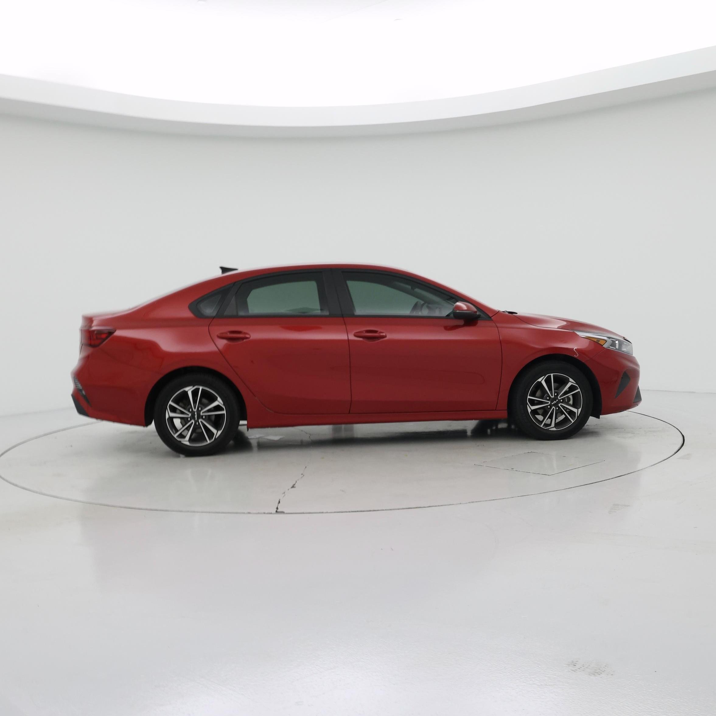 Thumbnail: 2024 Kia Forte - 7