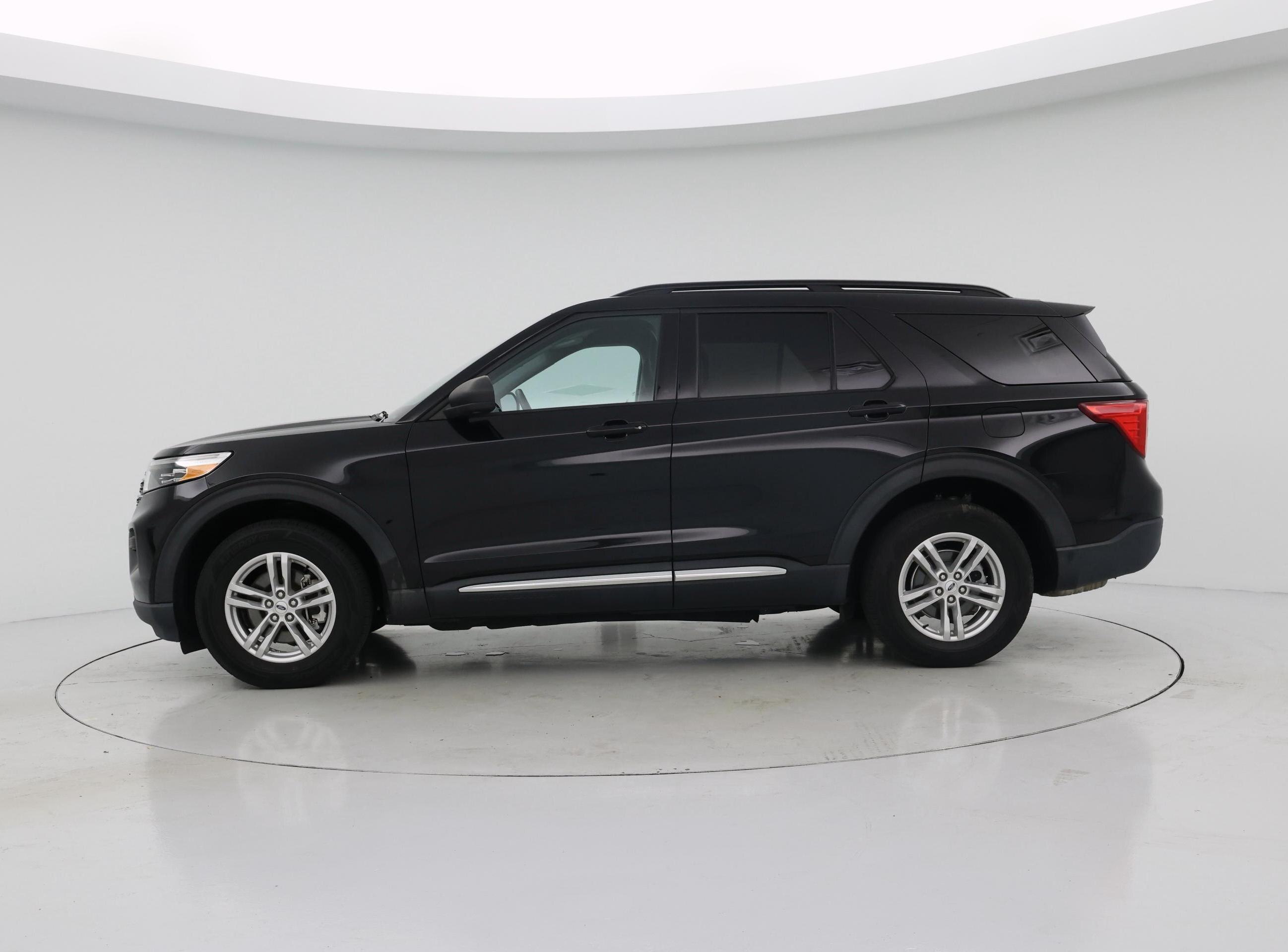 Thumbnail: 2021 Ford Explorer - 3