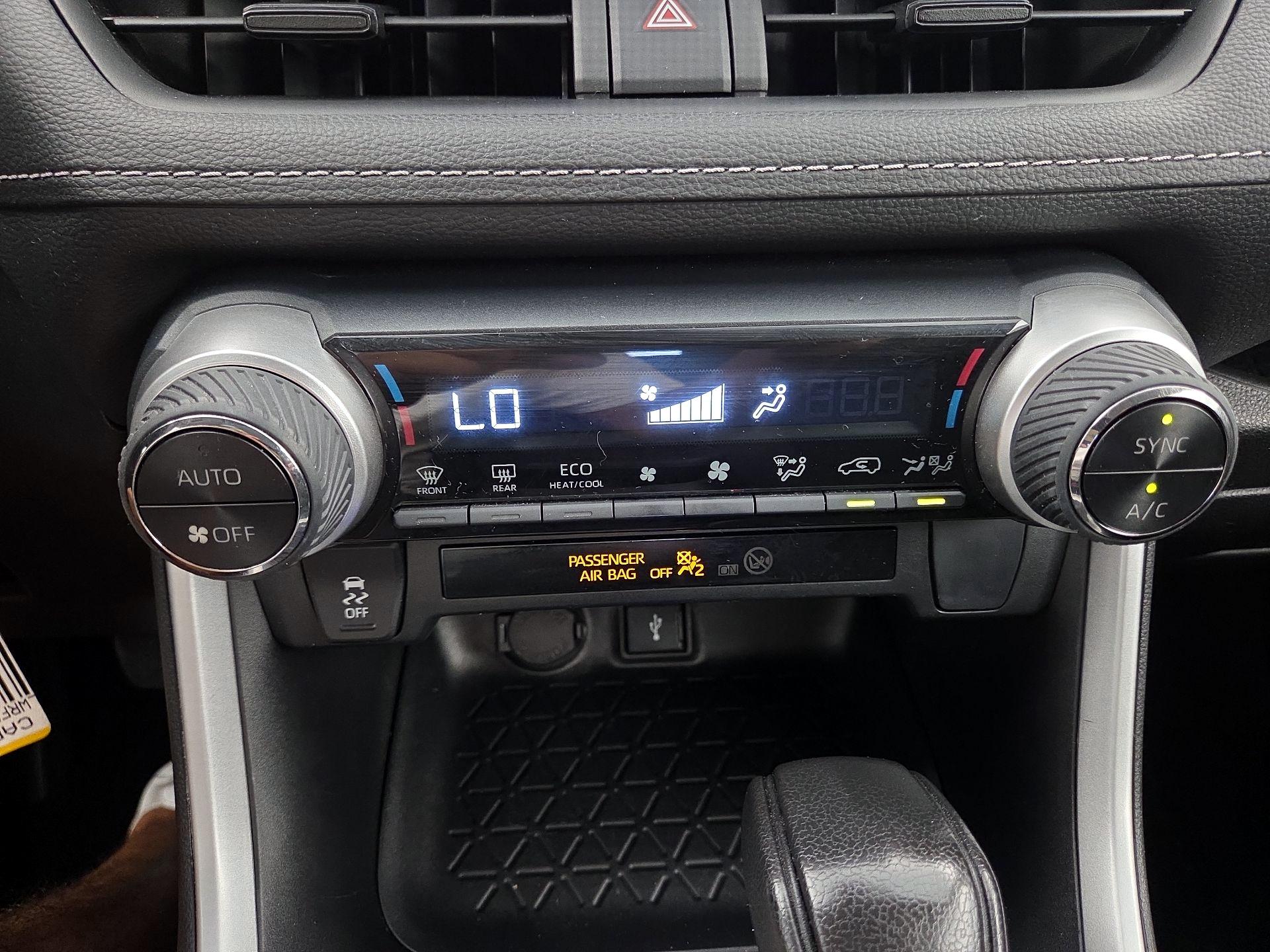 Thumbnail: 2022 Toyota RAV4 - 16
