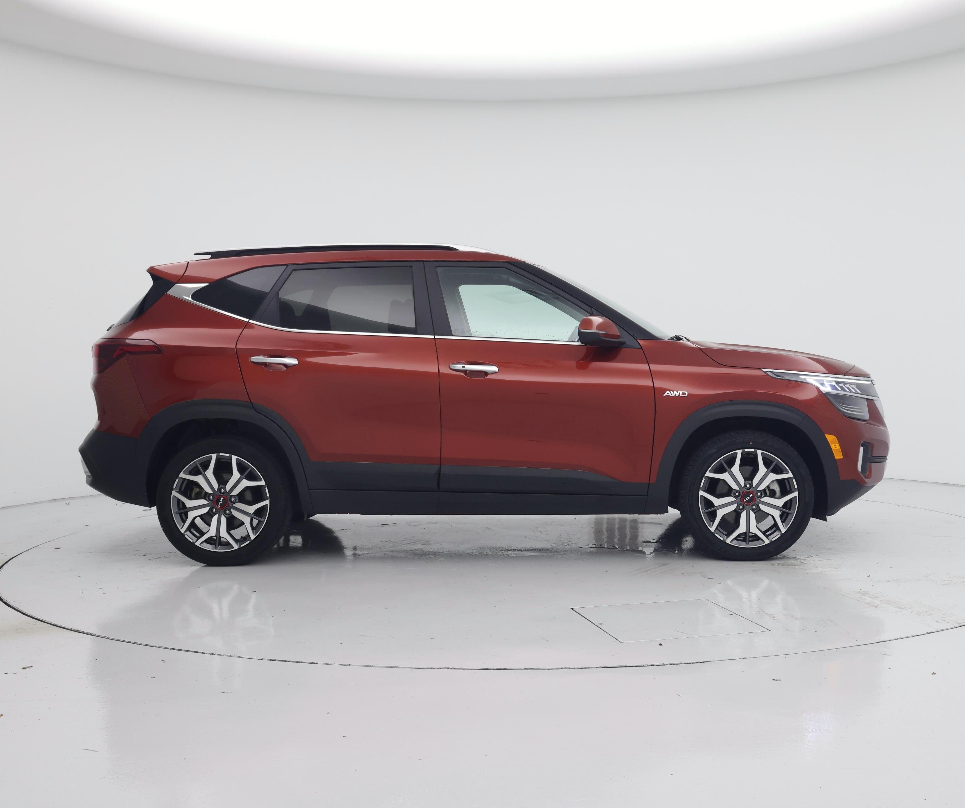 Thumbnail: 2023 Kia Seltos - 7