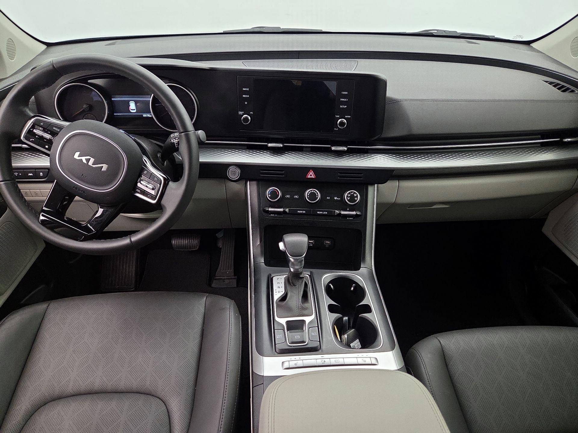 Thumbnail: 2024 Kia Carnival - 9