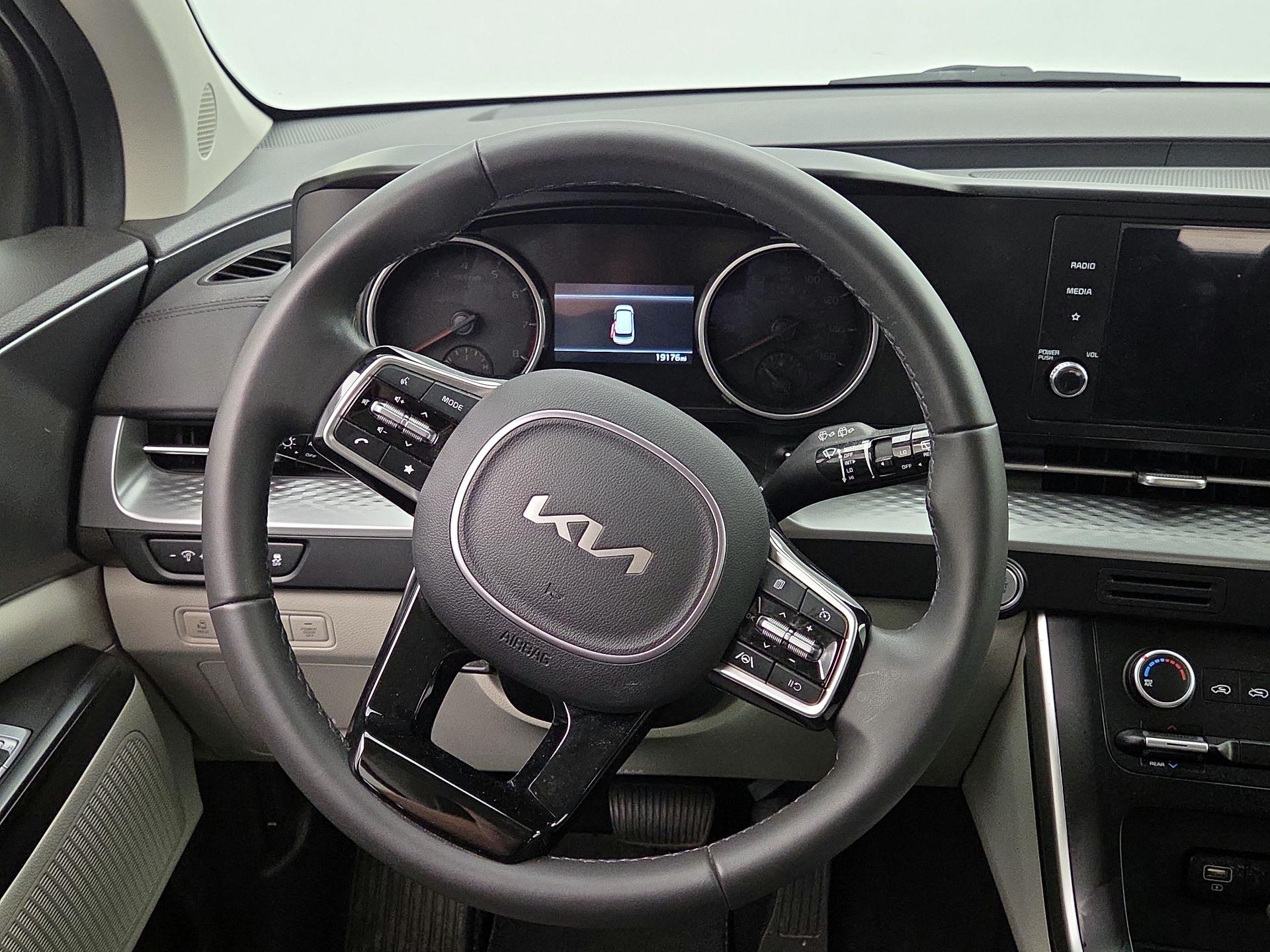 Thumbnail: 2024 Kia Carnival - 10