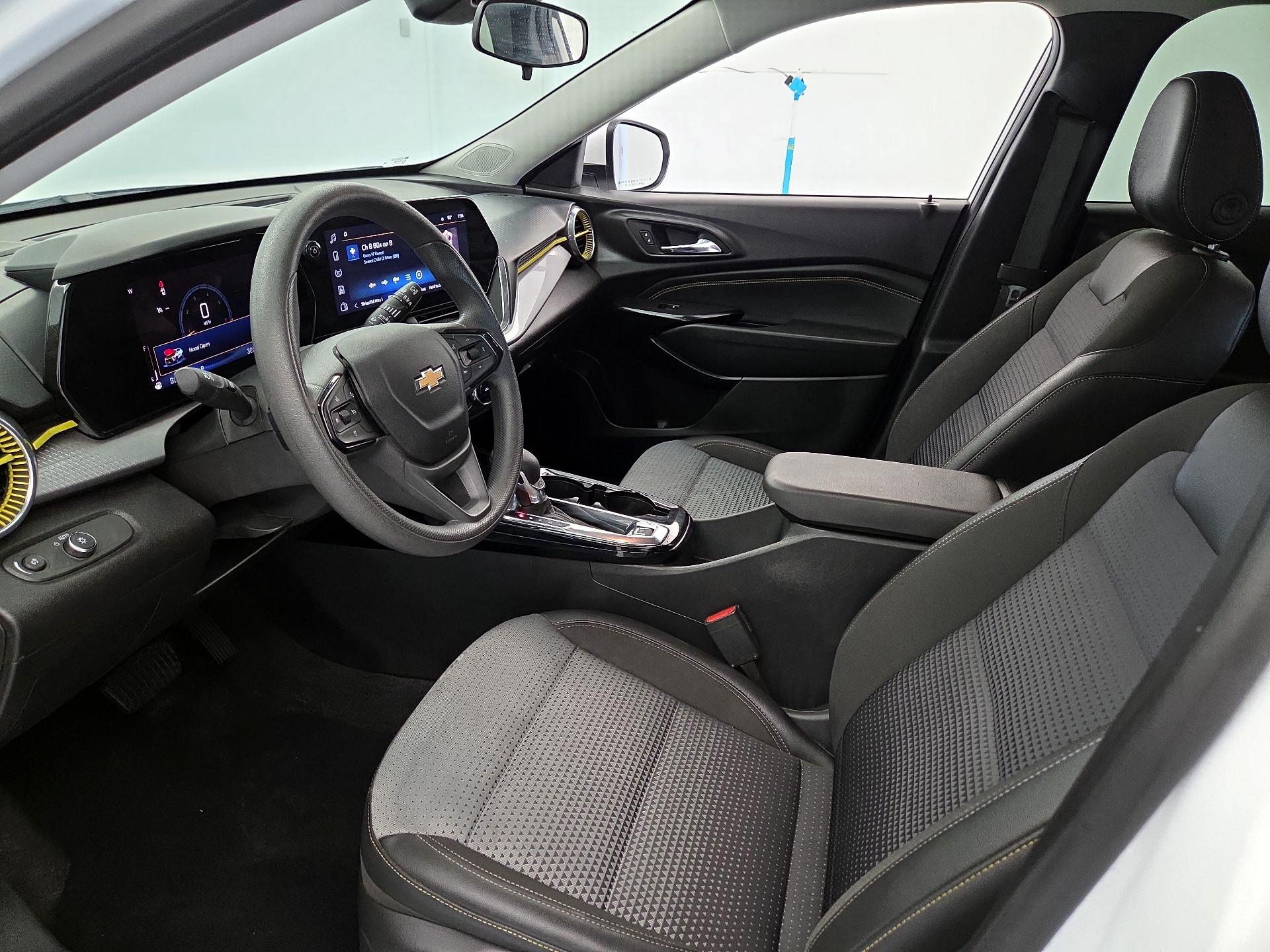 Thumbnail: 2025 Chevrolet Trax - 11