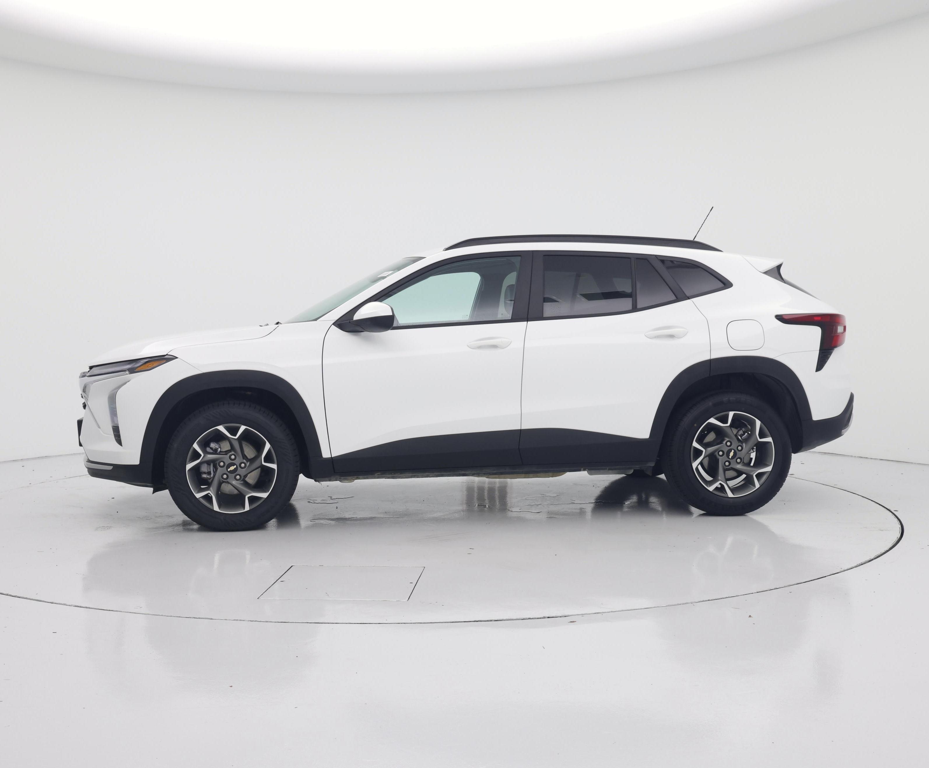 Thumbnail: 2025 Chevrolet Trax - 3