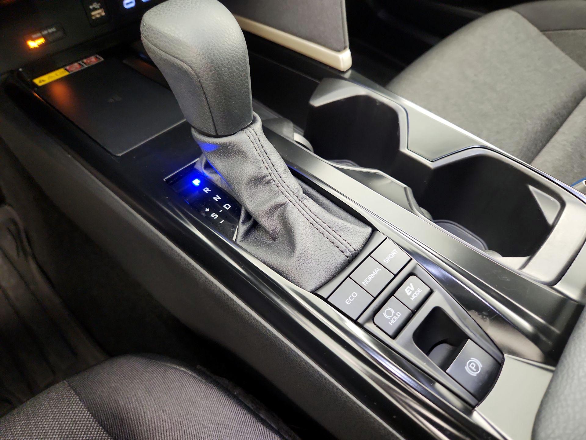 Thumbnail: 2025 Toyota Camry - 16
