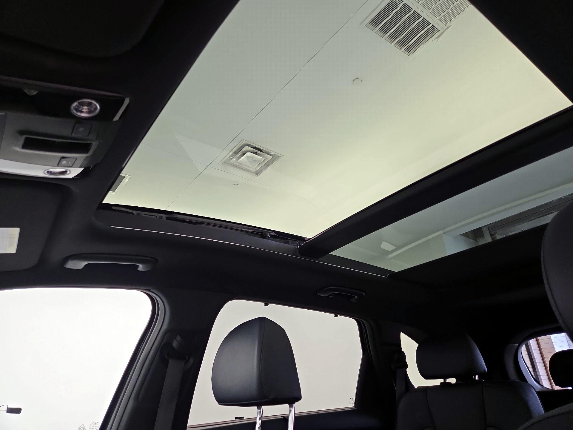 Thumbnail: 2023 Kia Sorento - 19