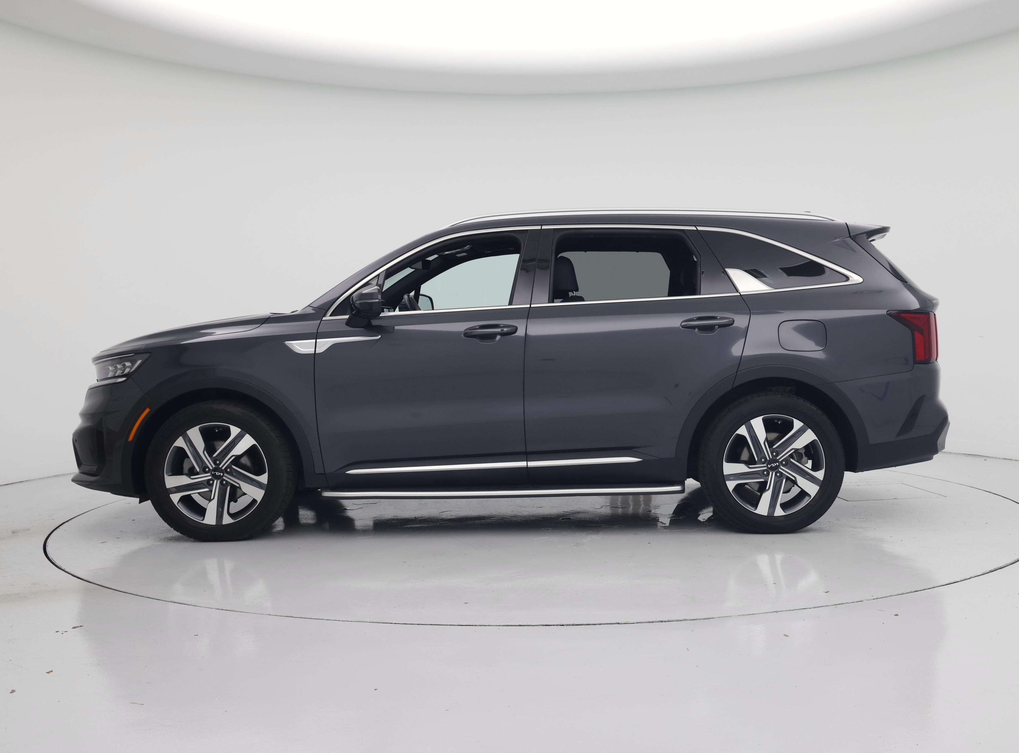 Thumbnail: 2023 Kia Sorento - 3