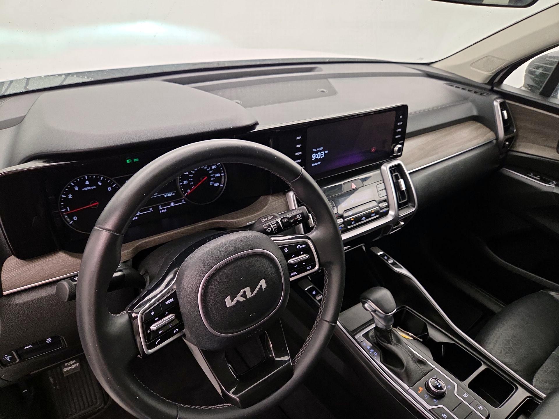 Thumbnail: 2023 Kia Sorento - 9