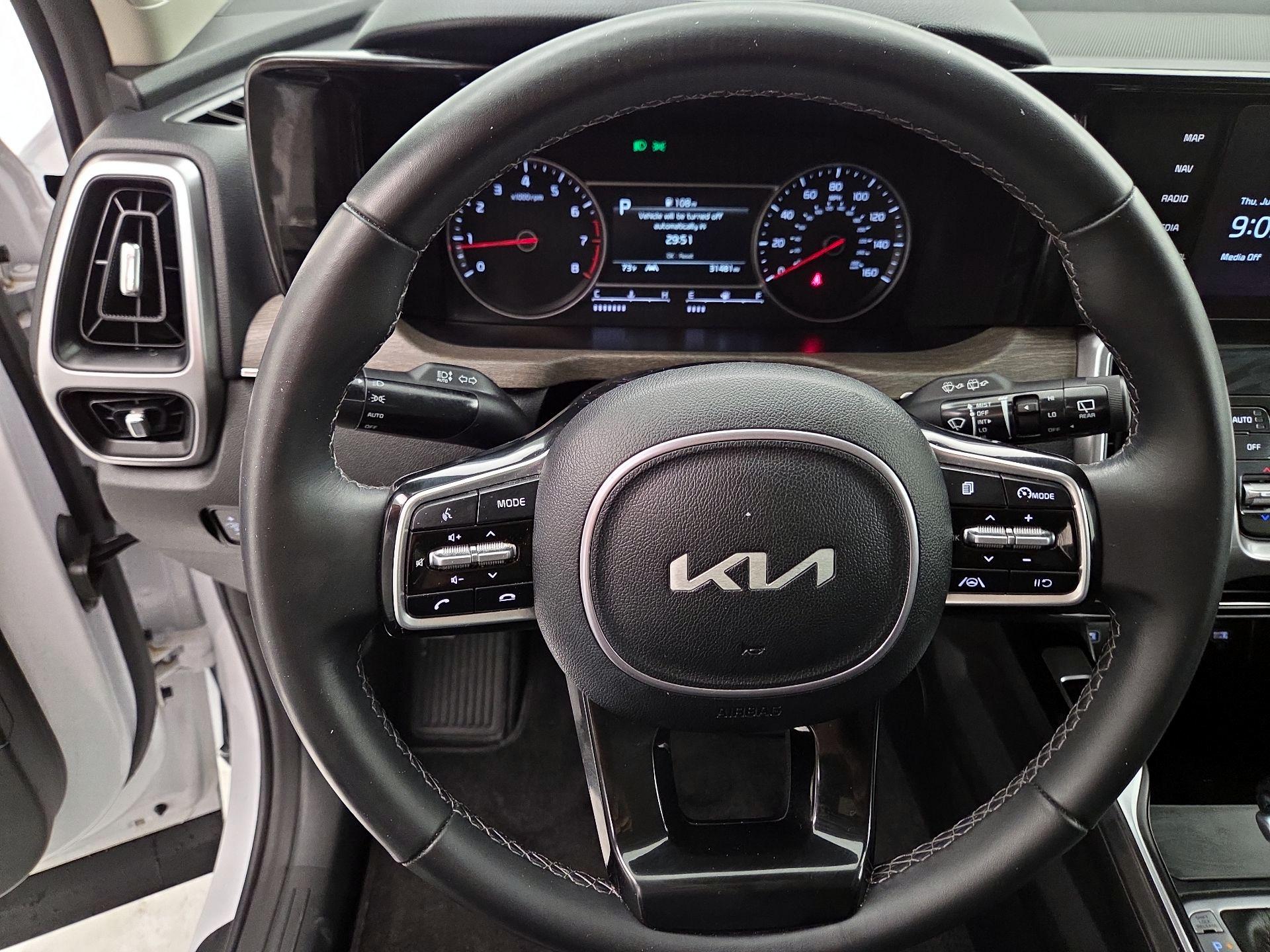 Thumbnail: 2023 Kia Sorento - 10