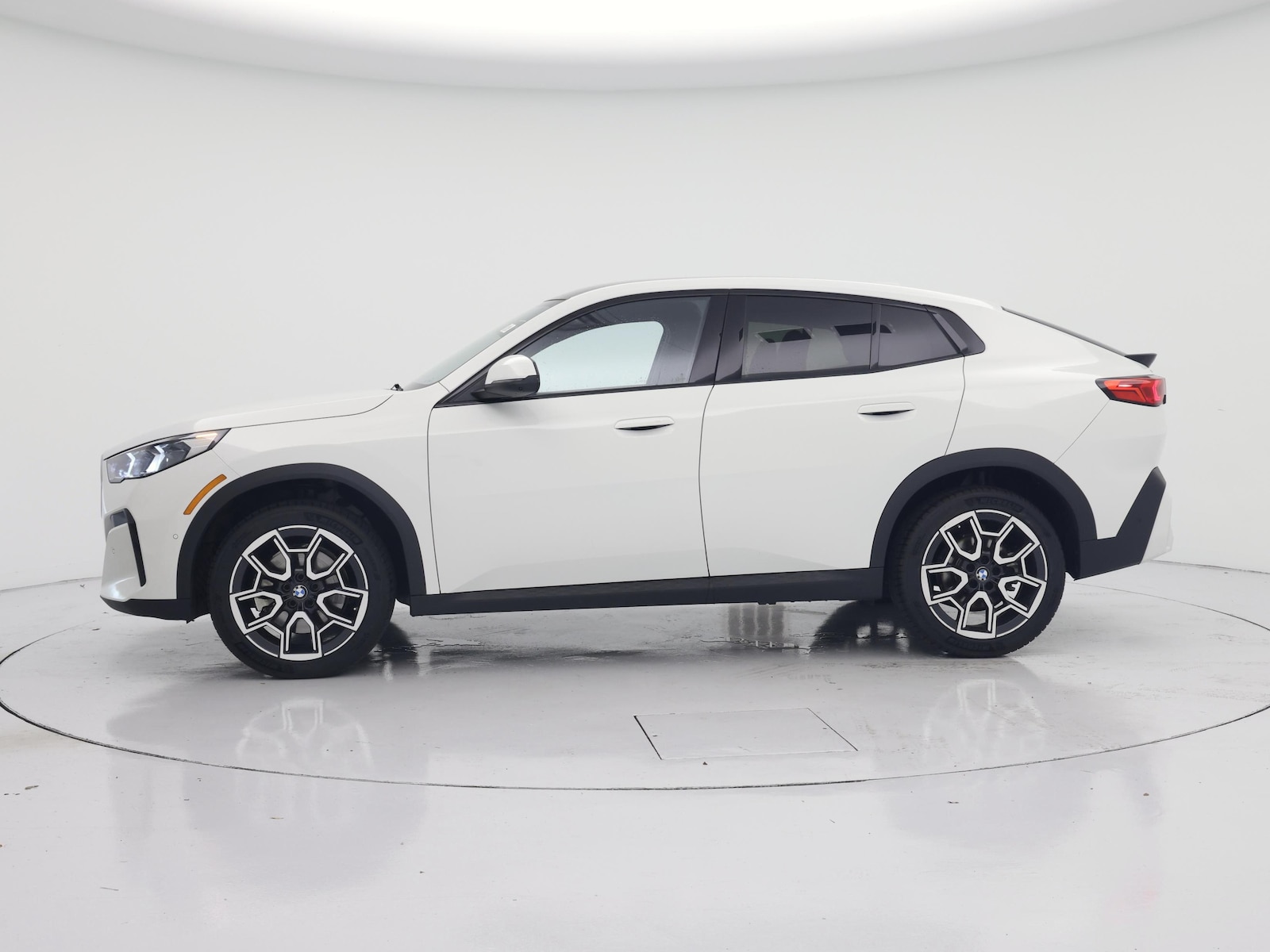 2026 BMW X2 28i - Photo 4