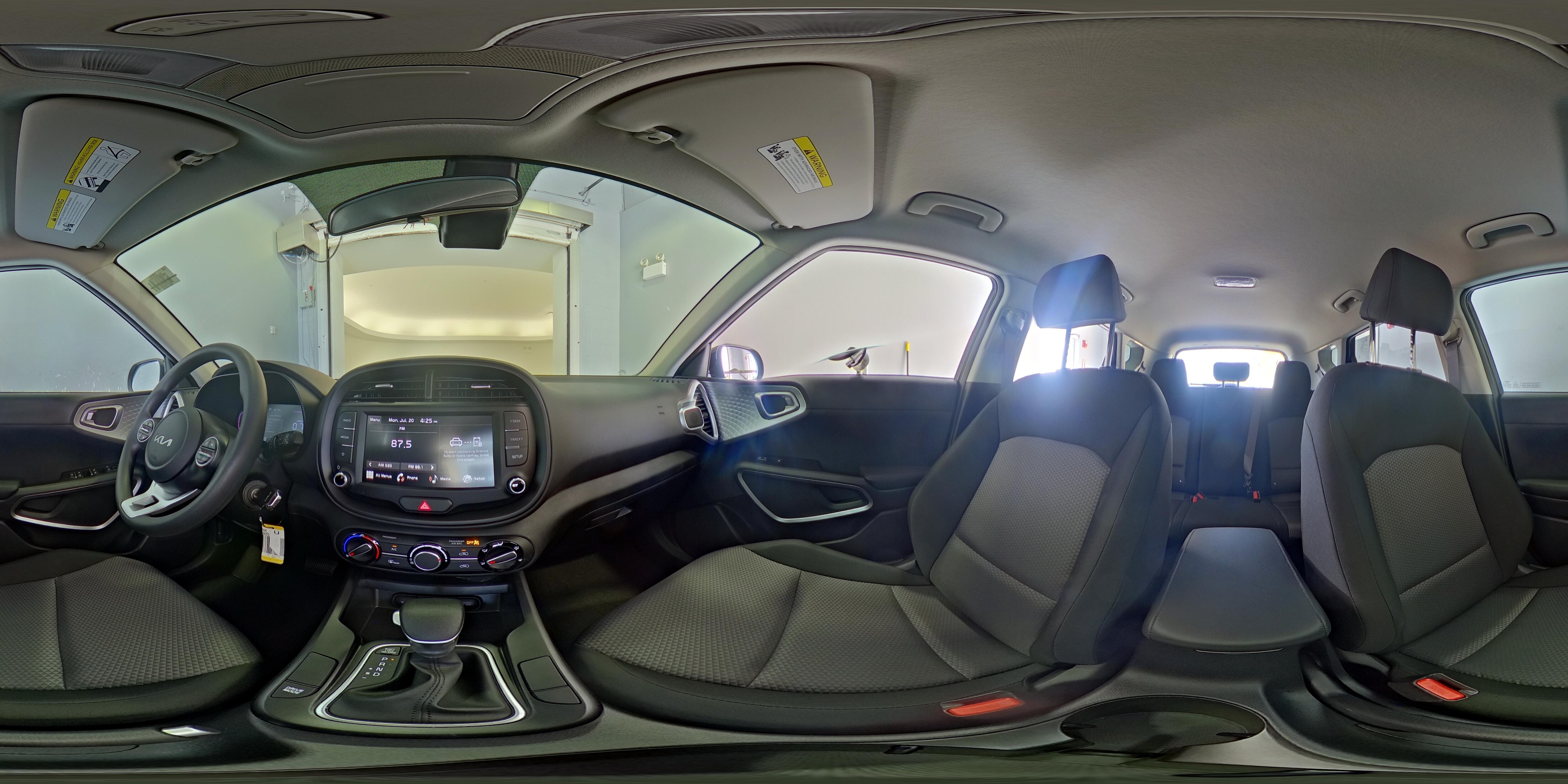 2025 Kia Soul LX - Photo 24