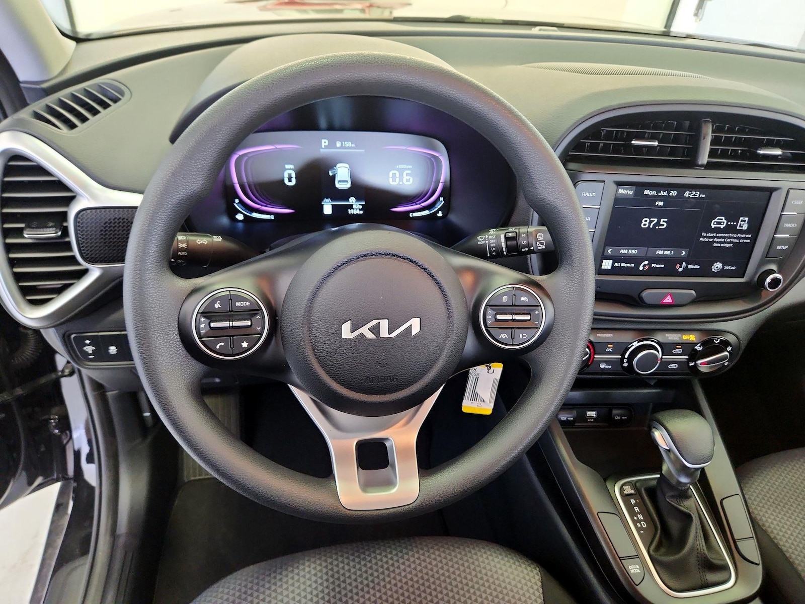 2025 Kia Soul LX - Photo 11
