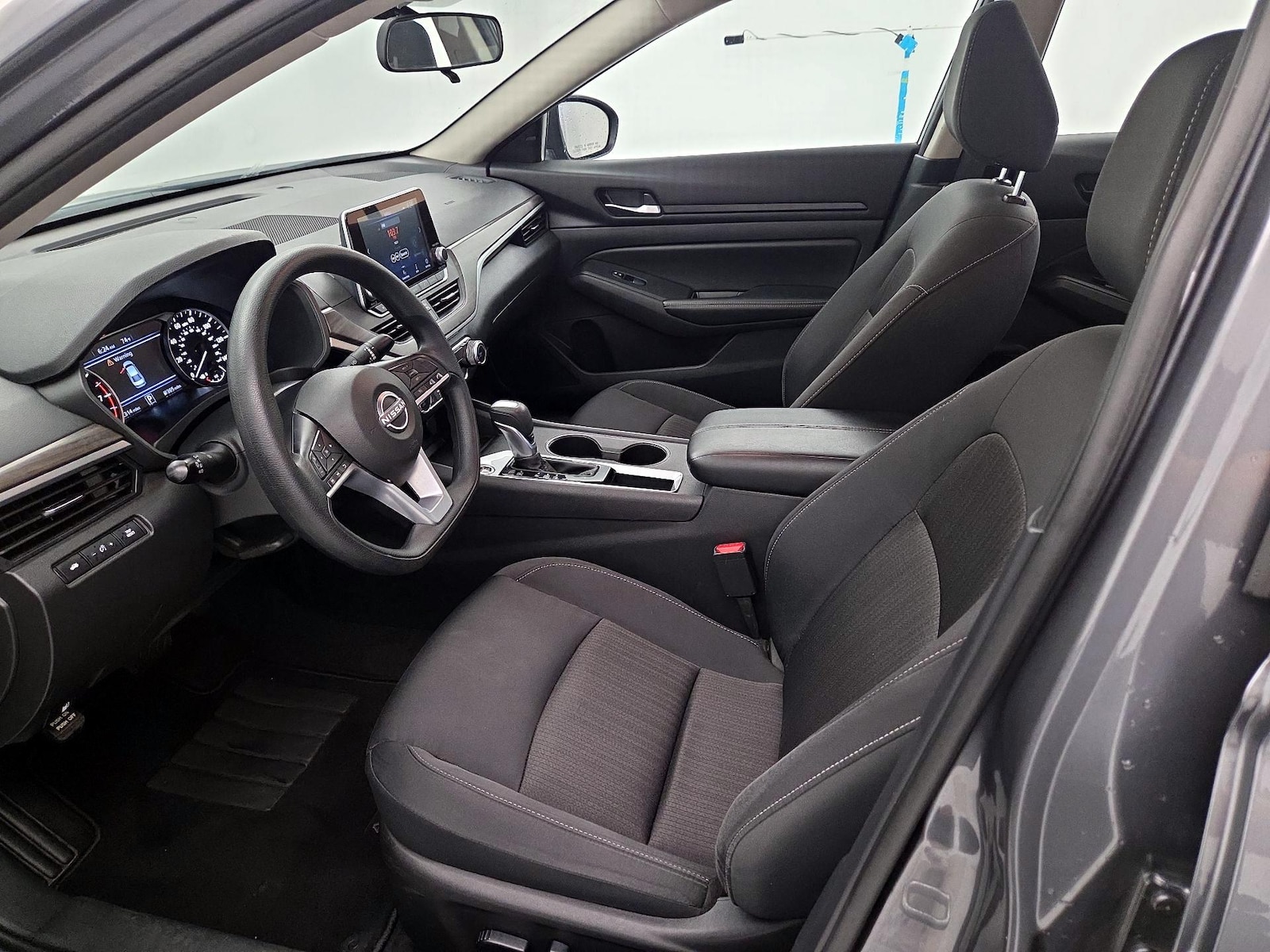 2025 Nissan Altima SV - Photo 12