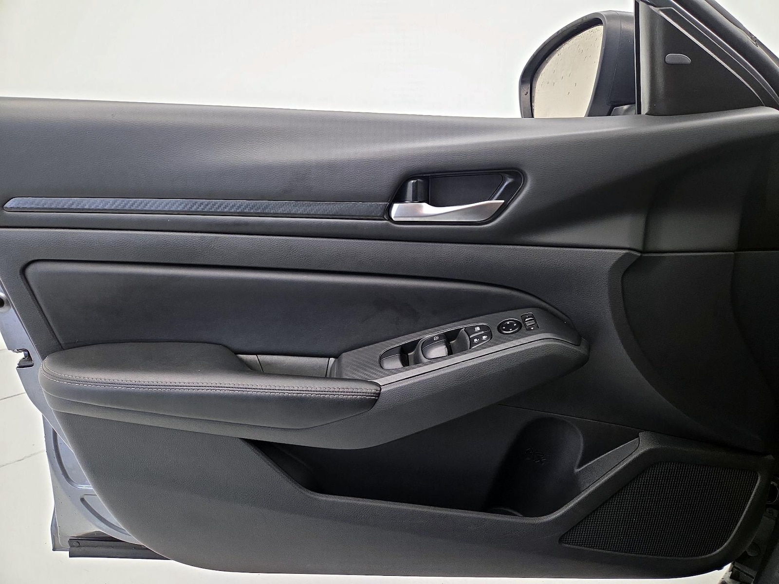 2025 Nissan Altima SV - Photo 13