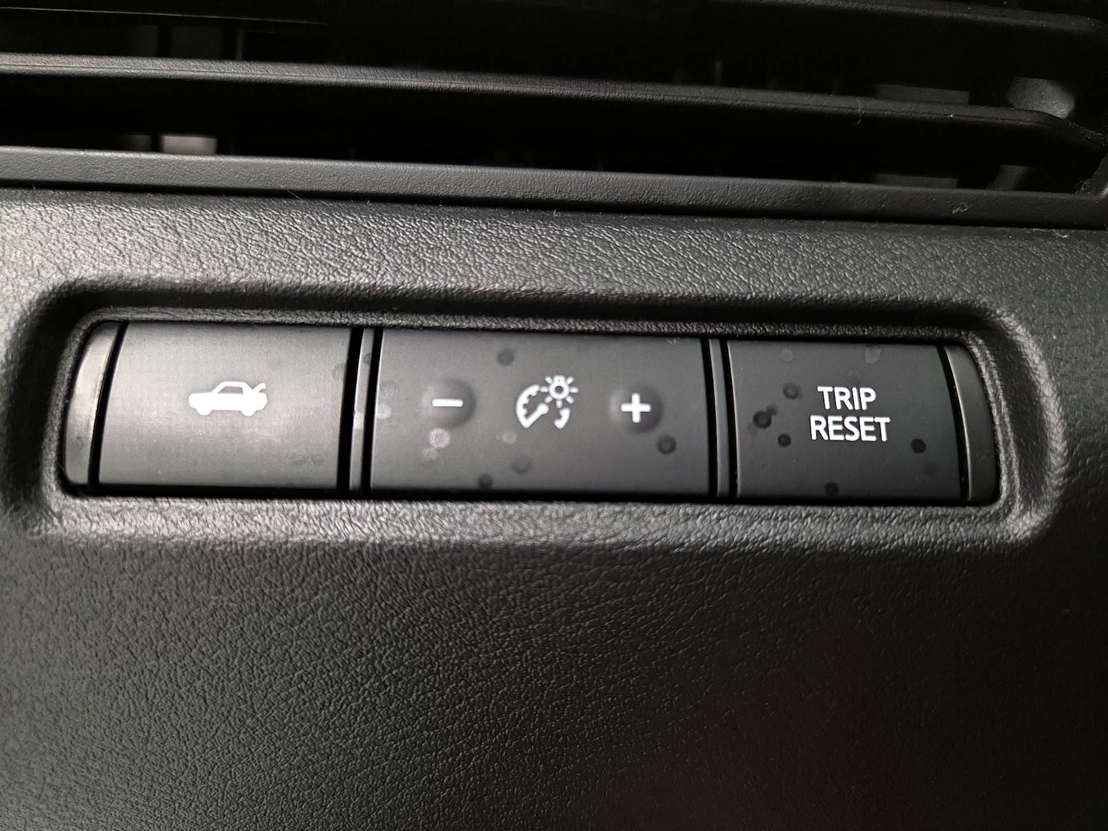 2025 Nissan Altima SV - Photo 14