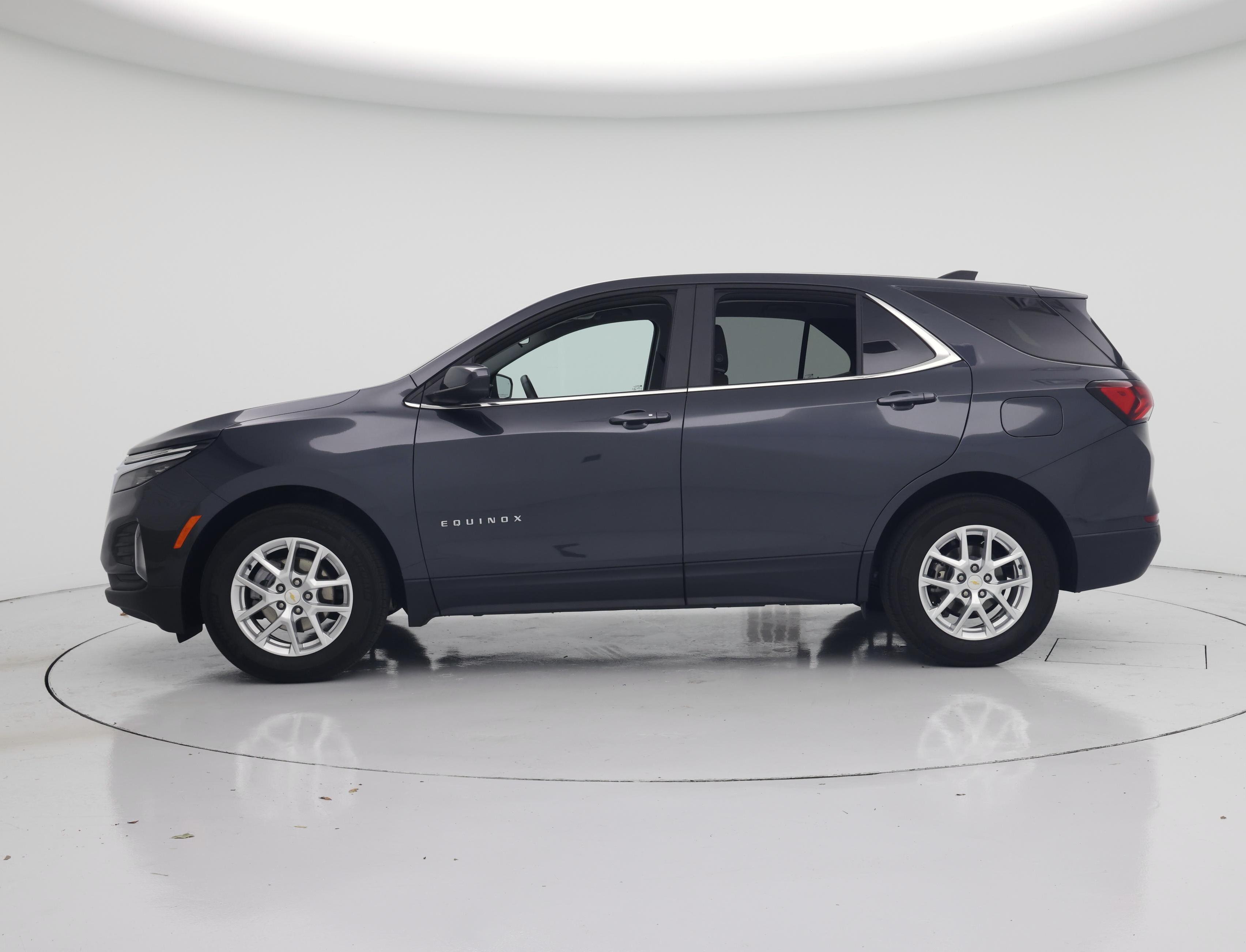 Thumbnail: 2022 Chevrolet Equinox - 3