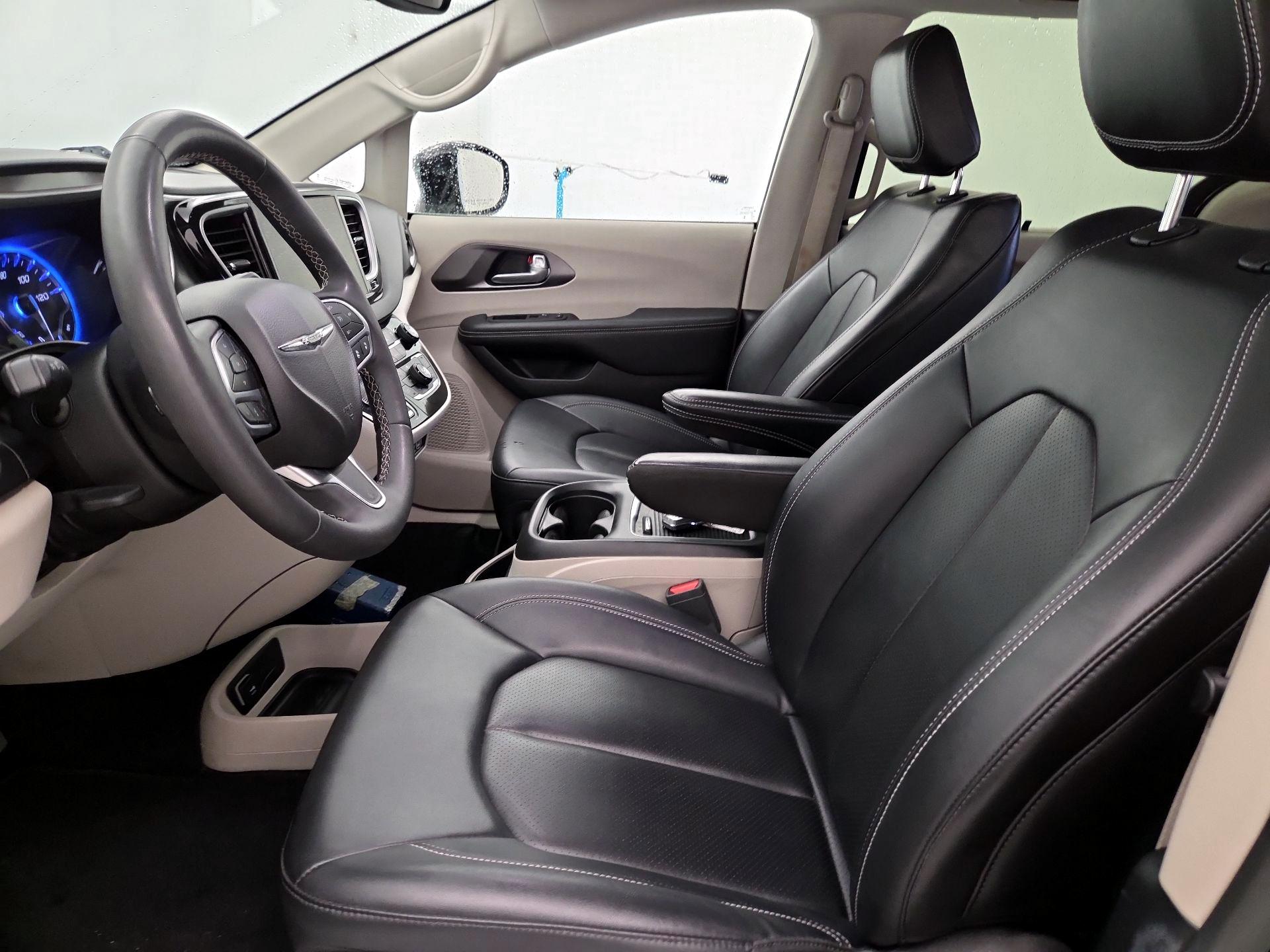 Thumbnail: 2024 Chrysler Pacifica - 11