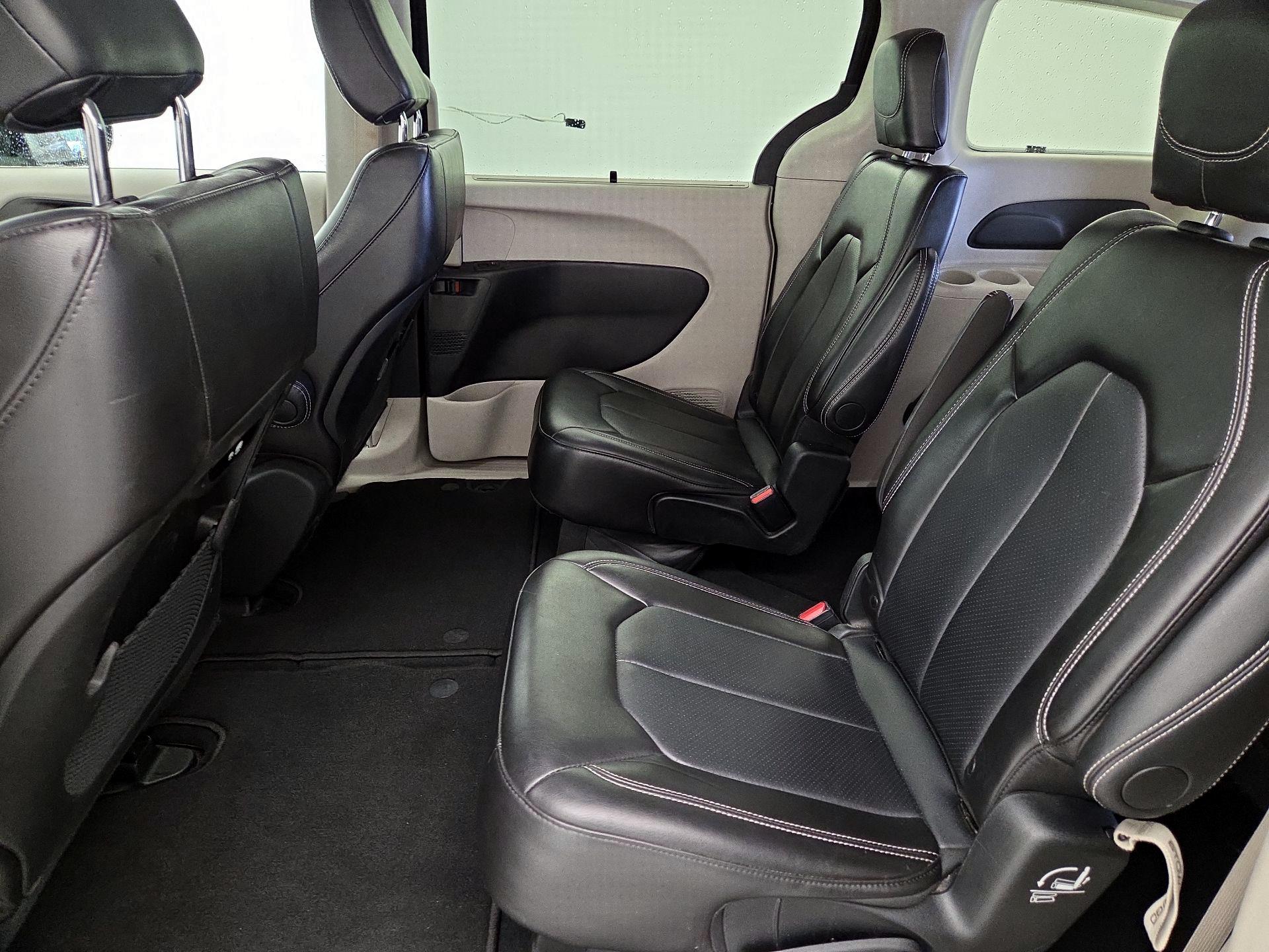Thumbnail: 2024 Chrysler Pacifica - 19