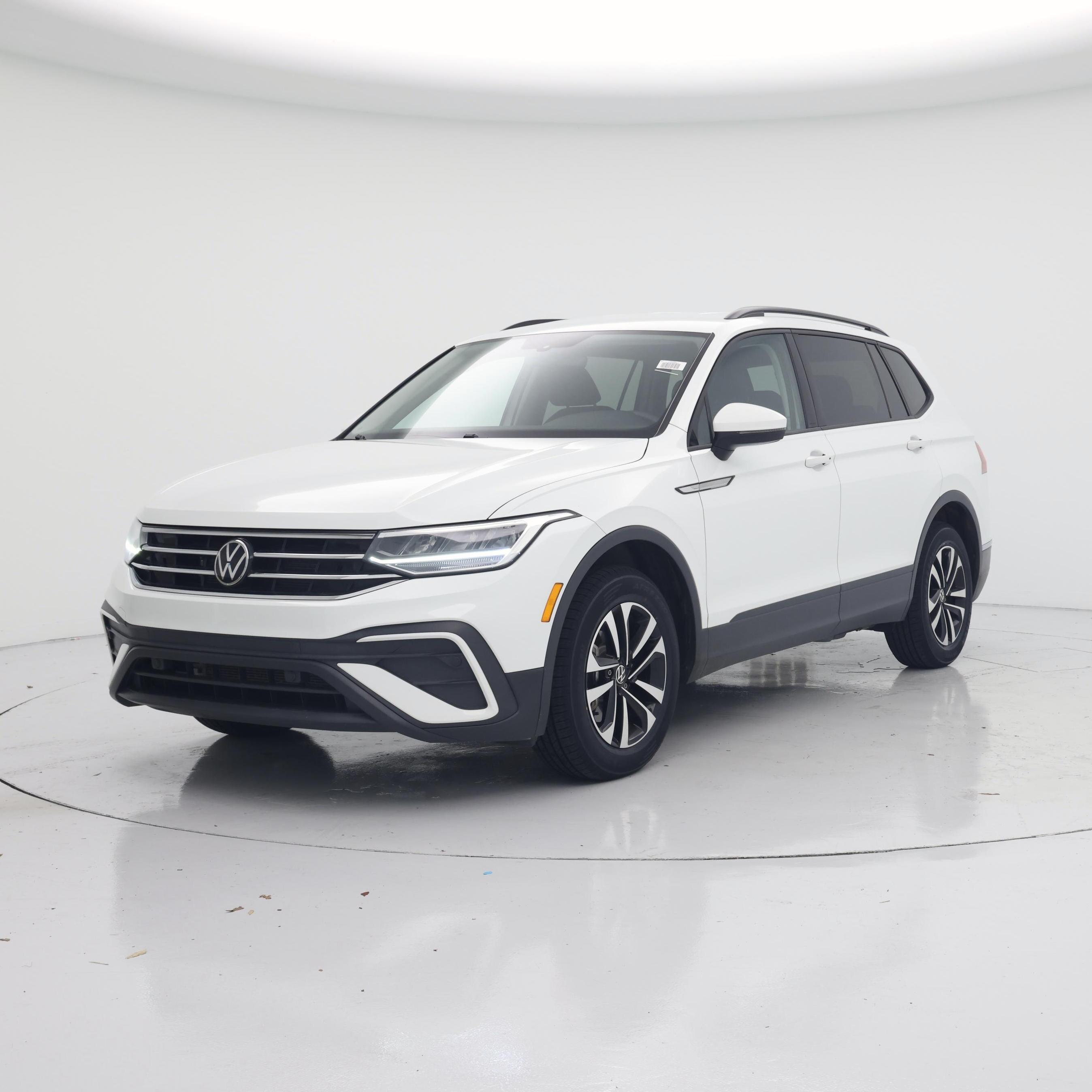 Thumbnail: 2023 Volkswagen Tiguan - 4