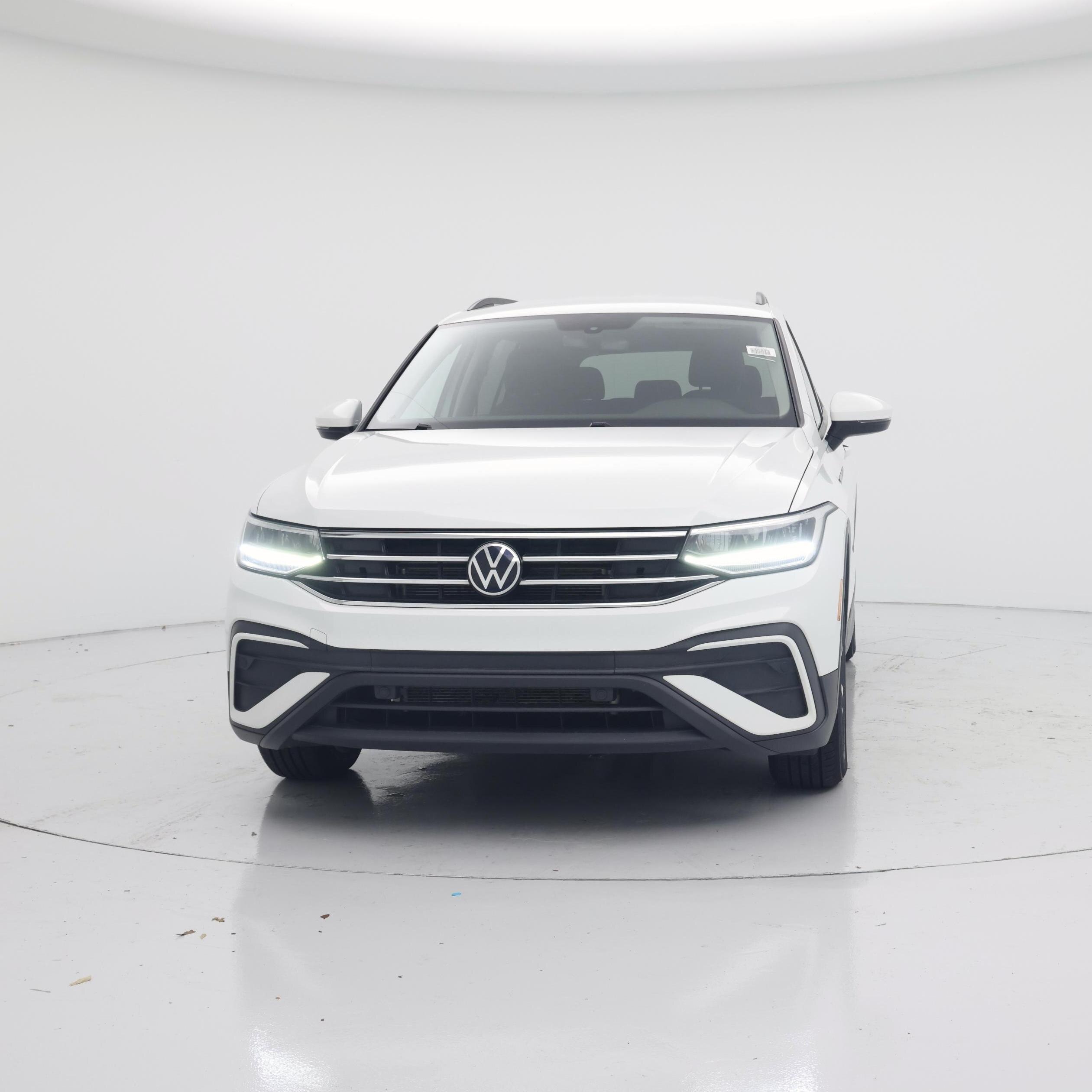 Thumbnail: 2023 Volkswagen Tiguan - 5