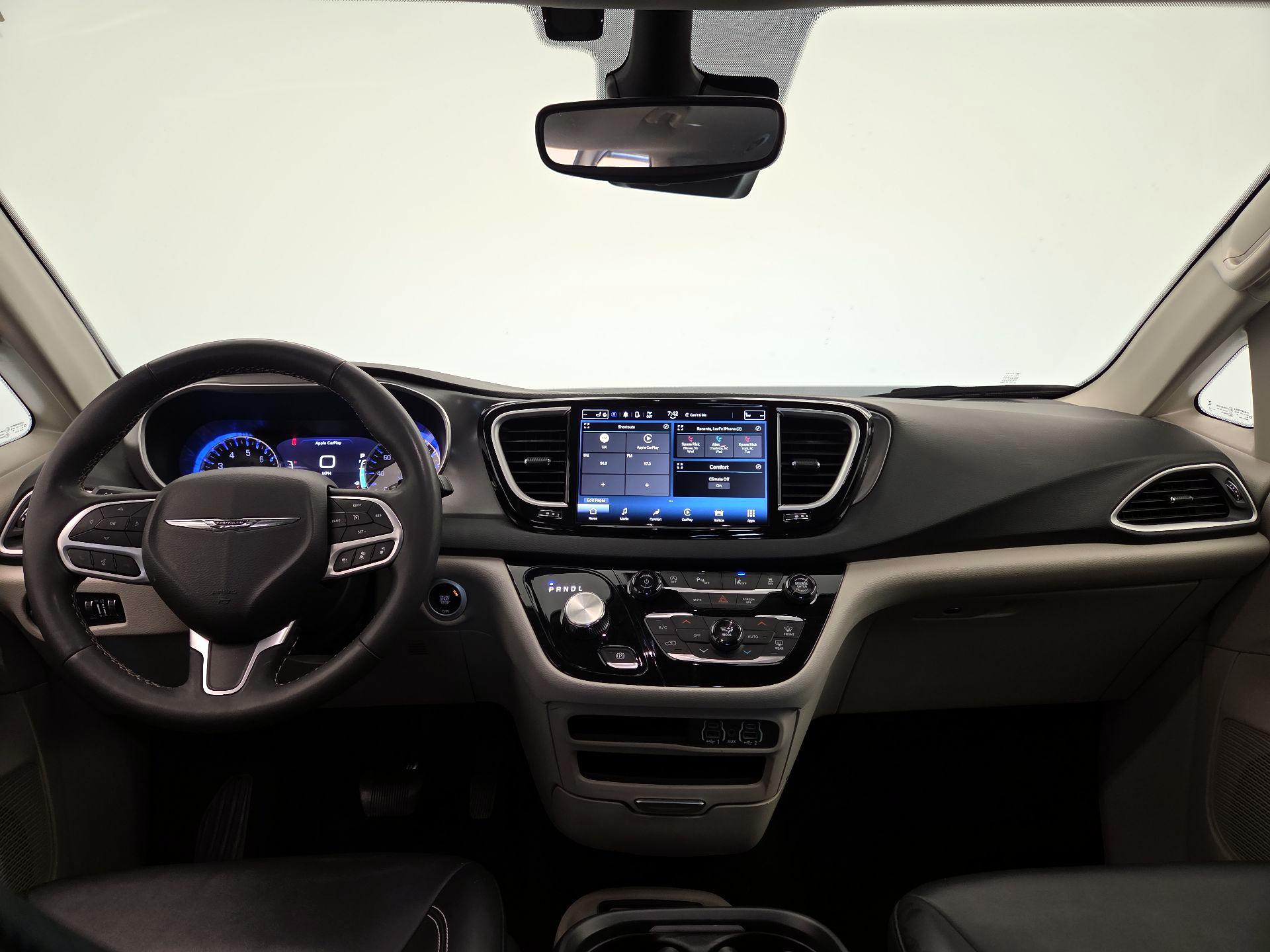 Thumbnail: 2024 Chrysler Pacifica - 9