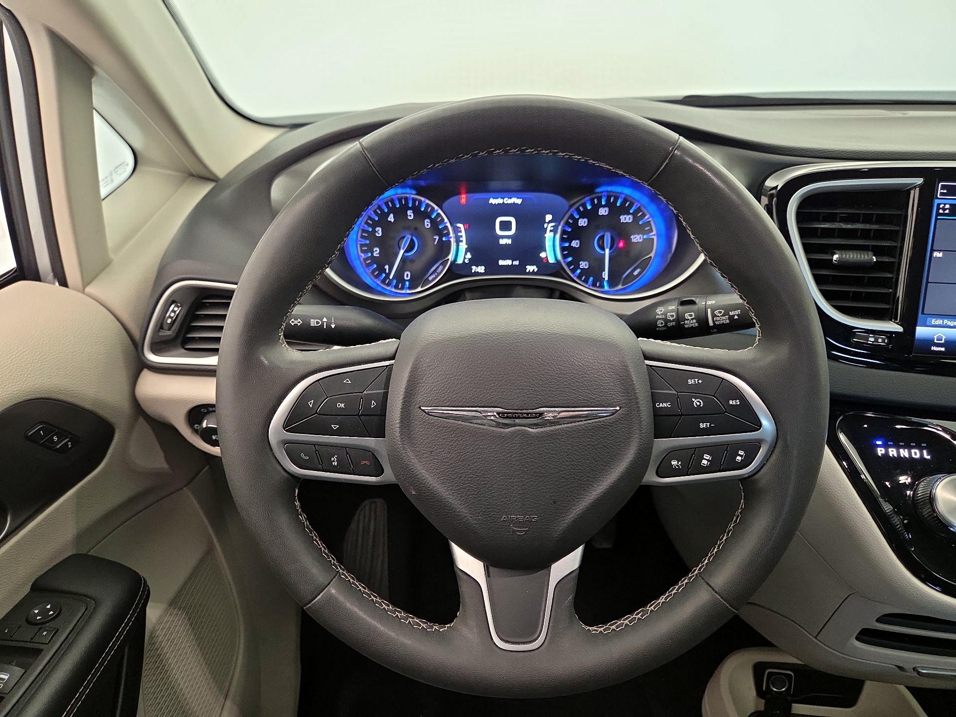 Thumbnail: 2024 Chrysler Pacifica - 10
