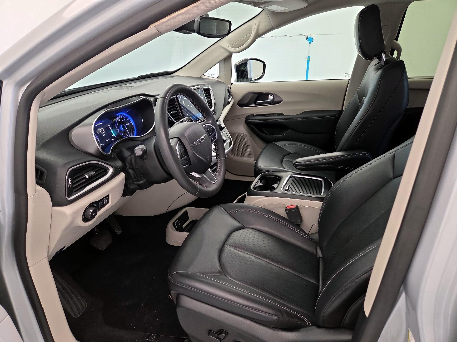 Thumbnail: 2024 Chrysler Pacifica - 11