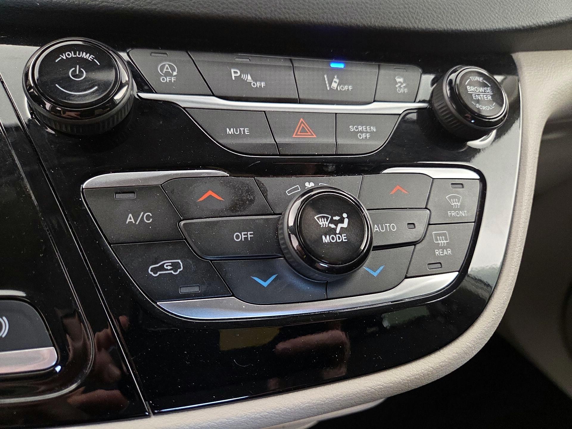 Thumbnail: 2024 Chrysler Pacifica - 16
