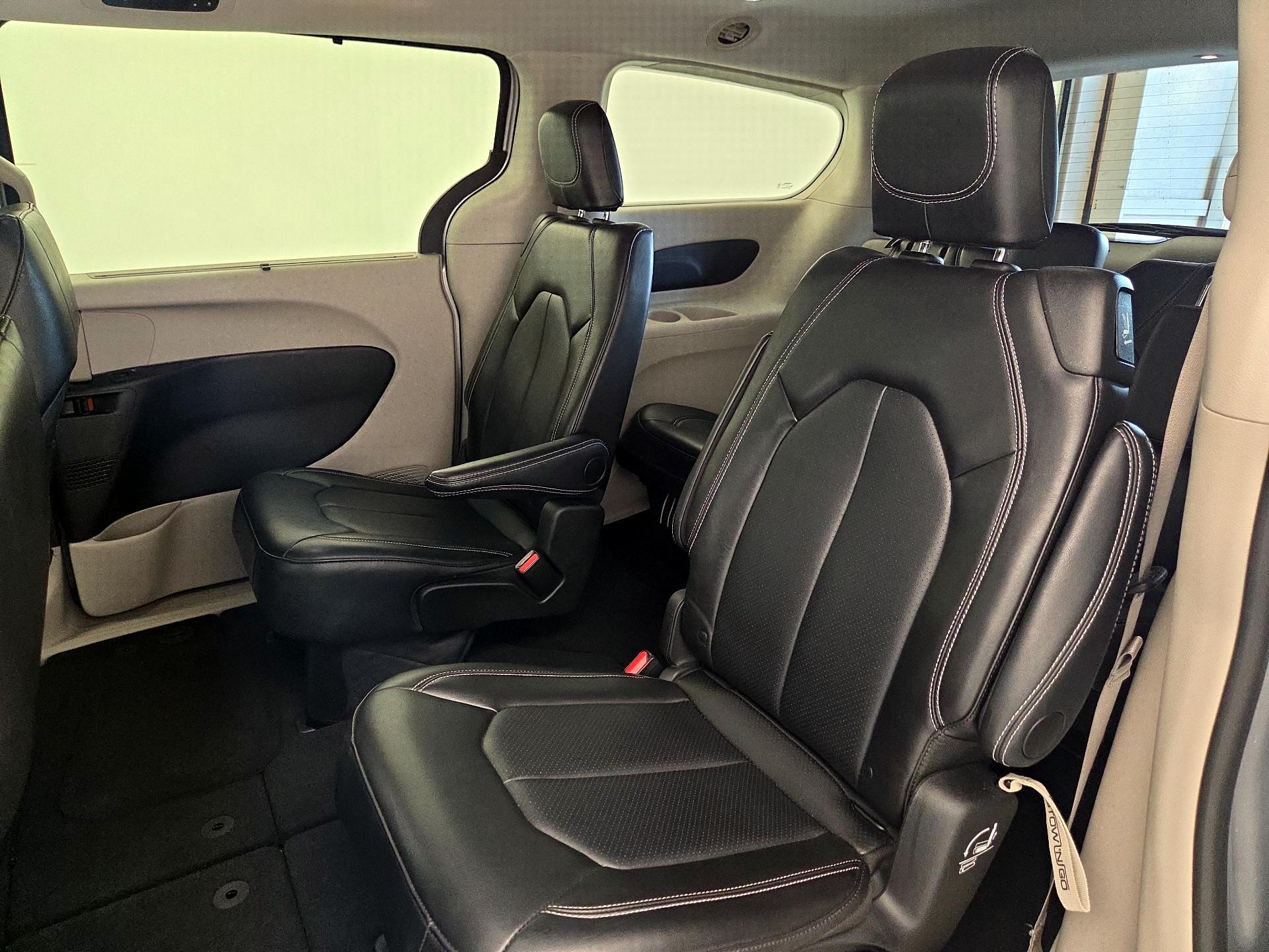 Thumbnail: 2024 Chrysler Pacifica - 19