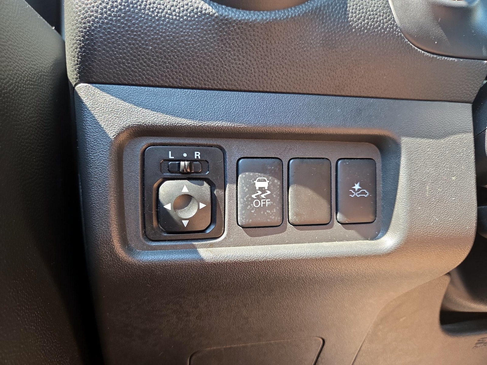 2024 Mitsubishi Mirage ES - Photo 14