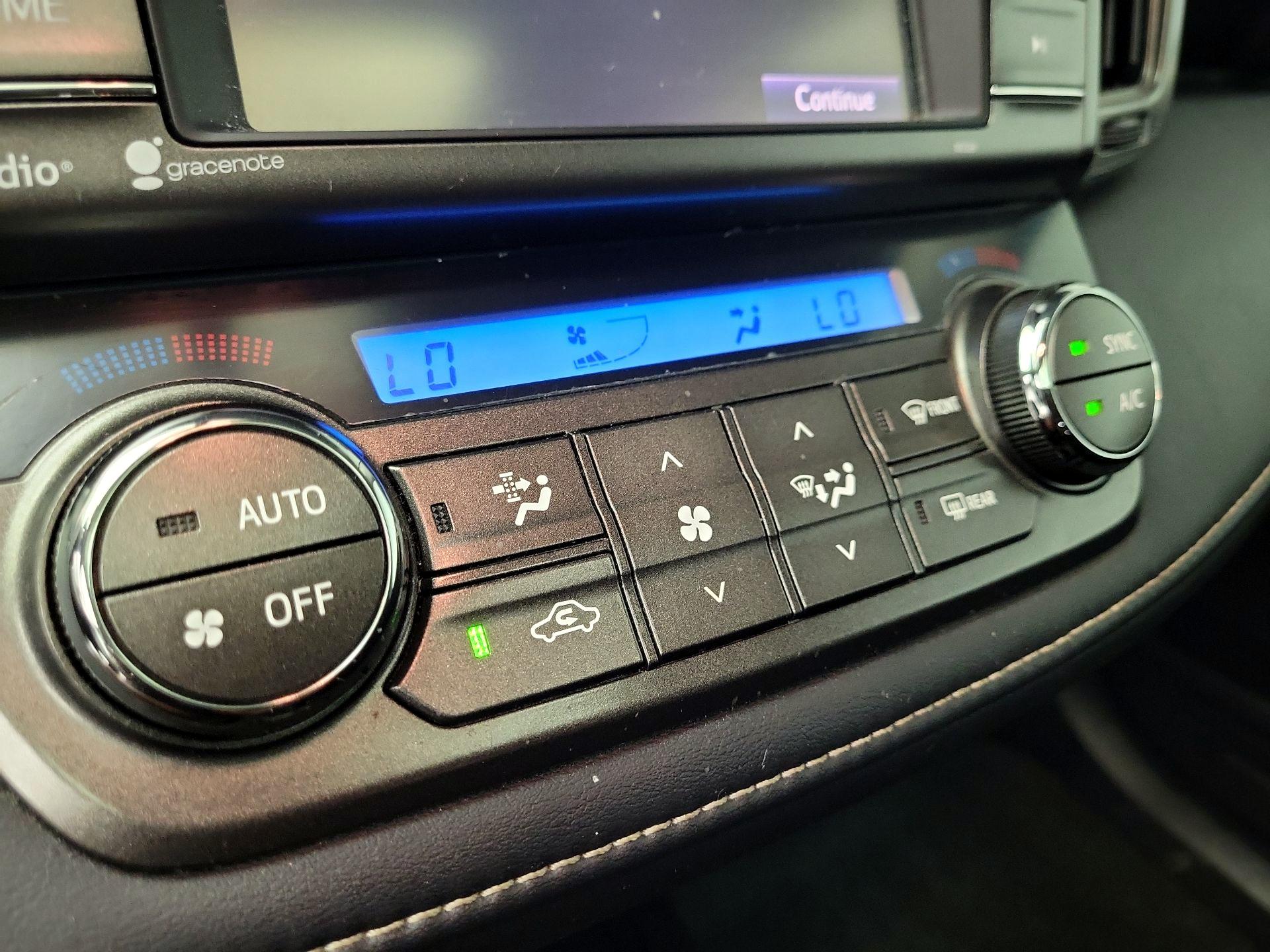 Thumbnail: 2014 Toyota RAV4 - 16