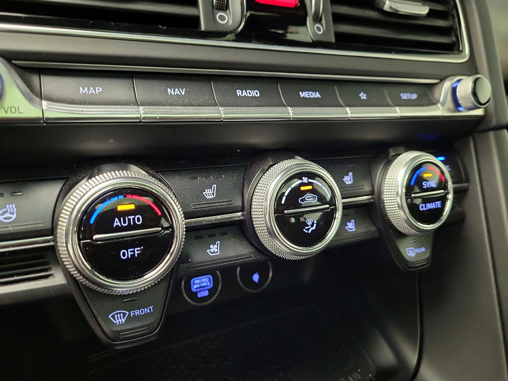 Thumbnail: 2022 Genesis G70 - 17
