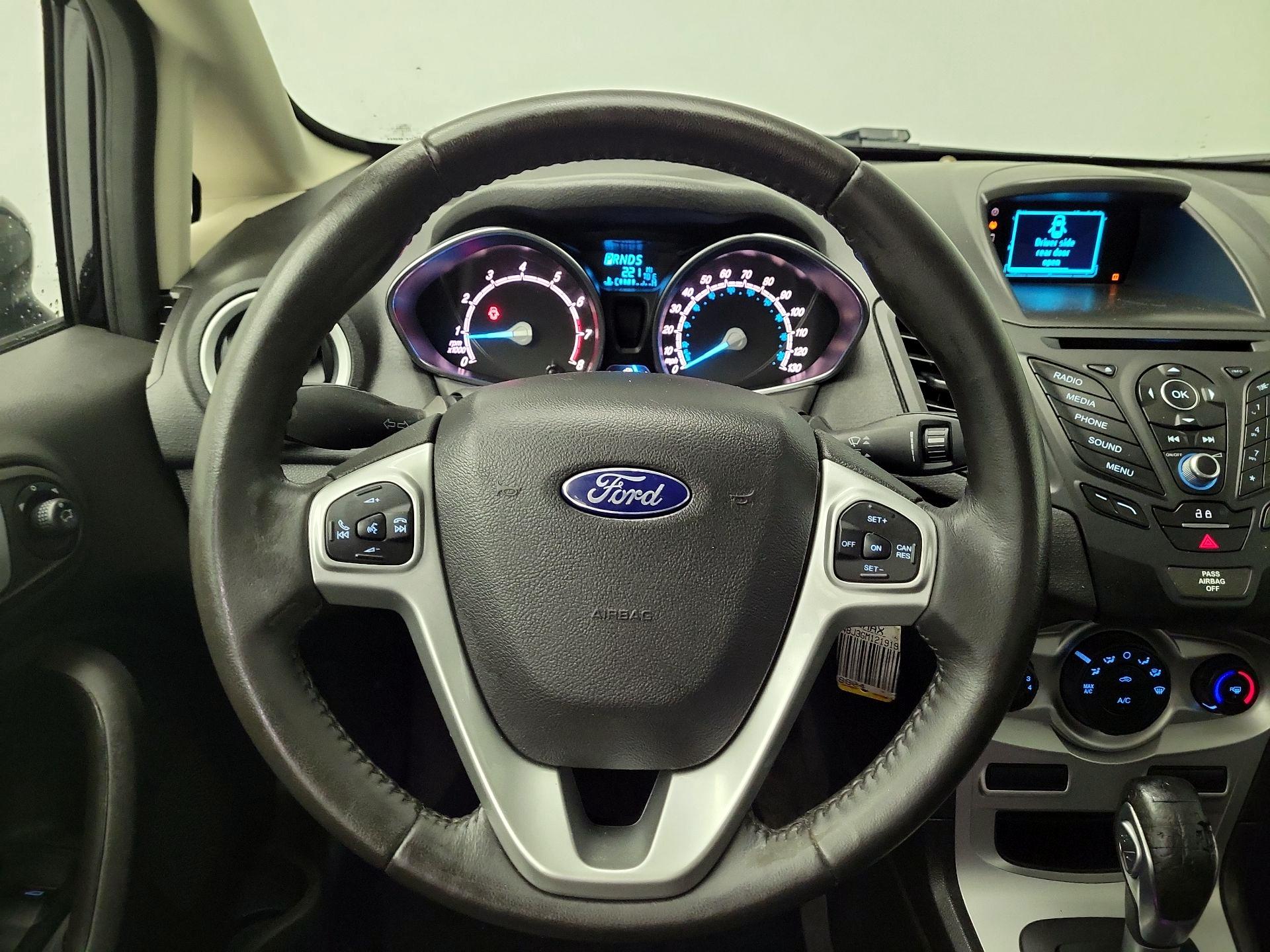 Thumbnail: 2016 Ford Fiesta - 10