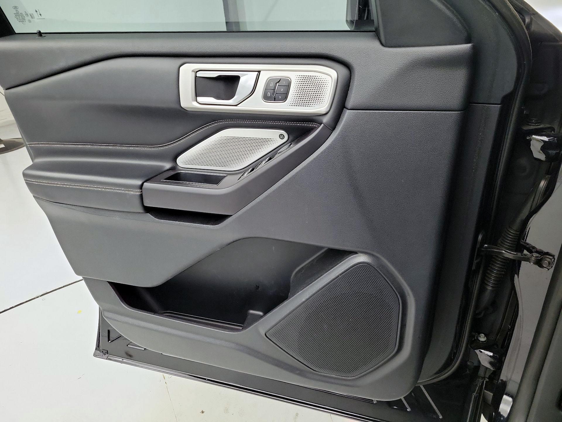 Thumbnail: 2020 Ford Explorer - 12