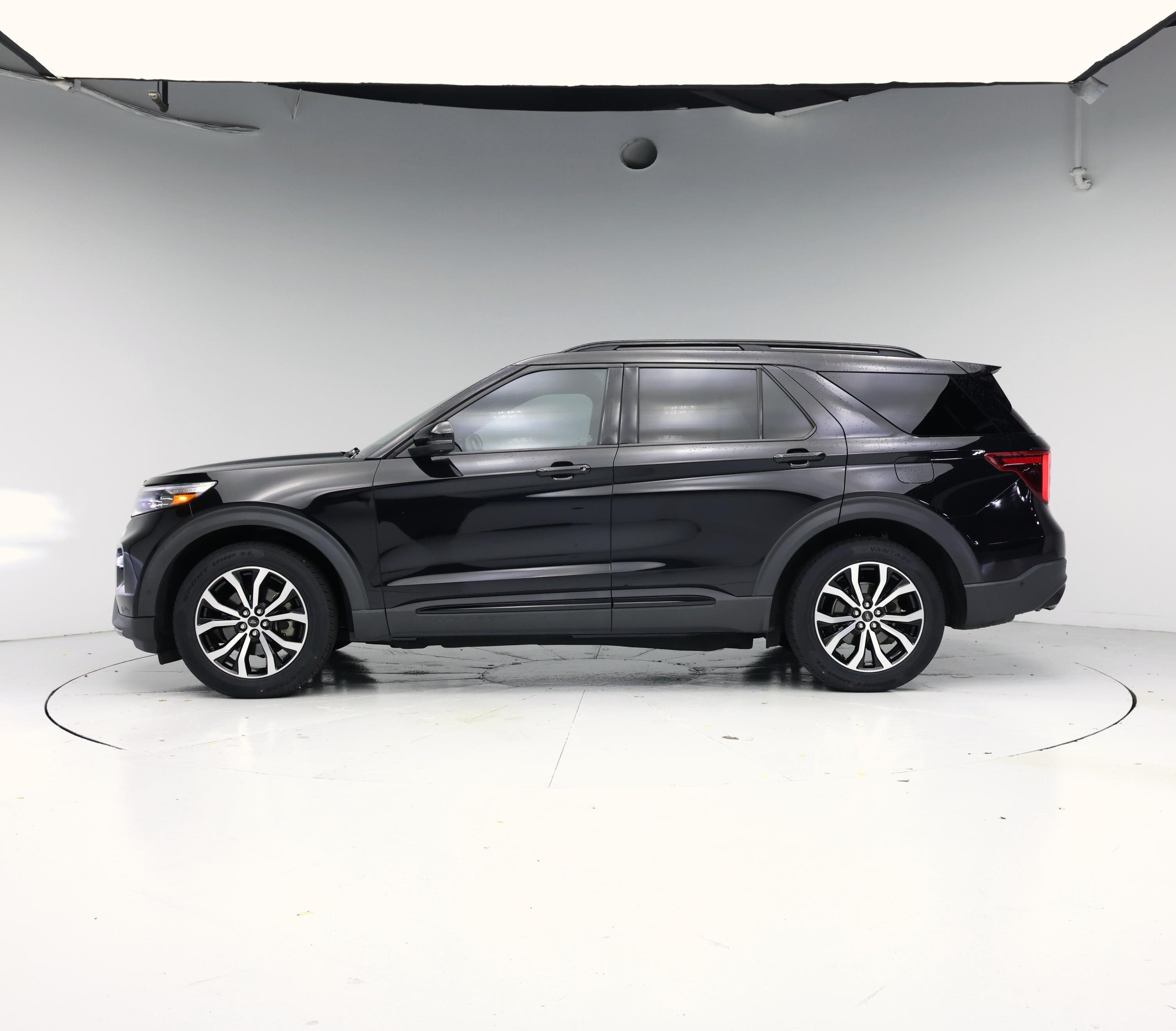 Thumbnail: 2020 Ford Explorer - 3