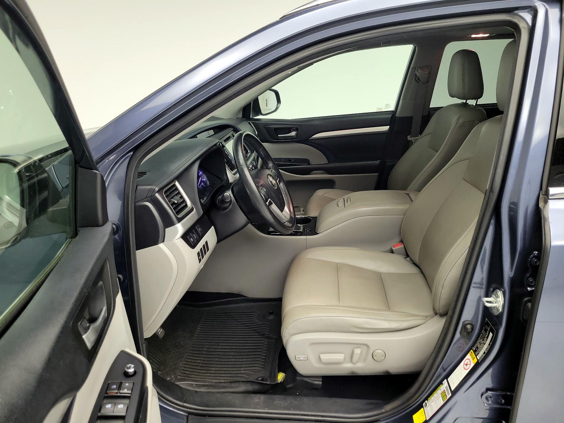 Thumbnail: 2018 Toyota Highlander - 11